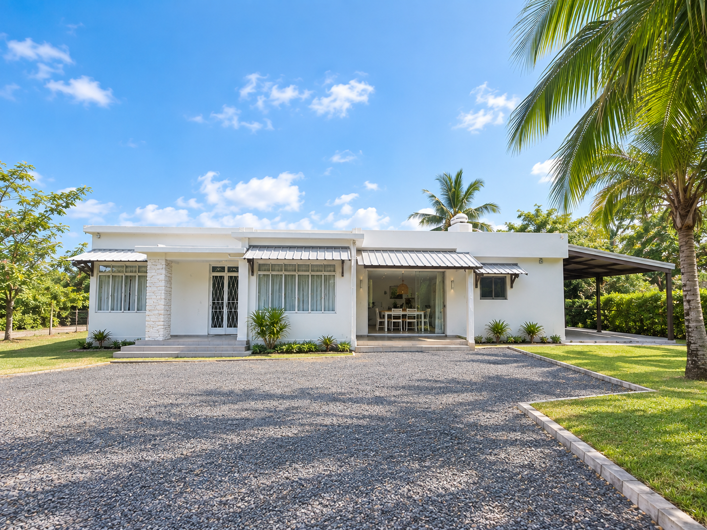 A Peaceful Farm-Style Retreat in the Heart of Mon Loisir