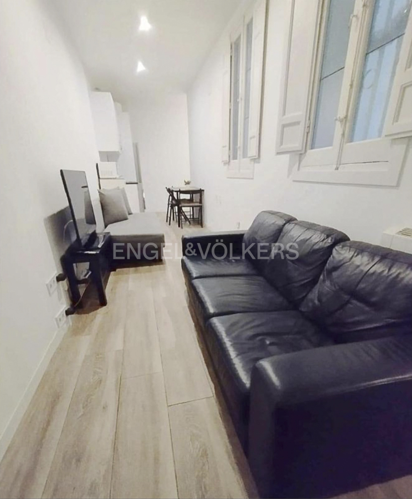 Furnished 3-bedroom, 2-bathroom apartment in Chamberí—ideal for sharing