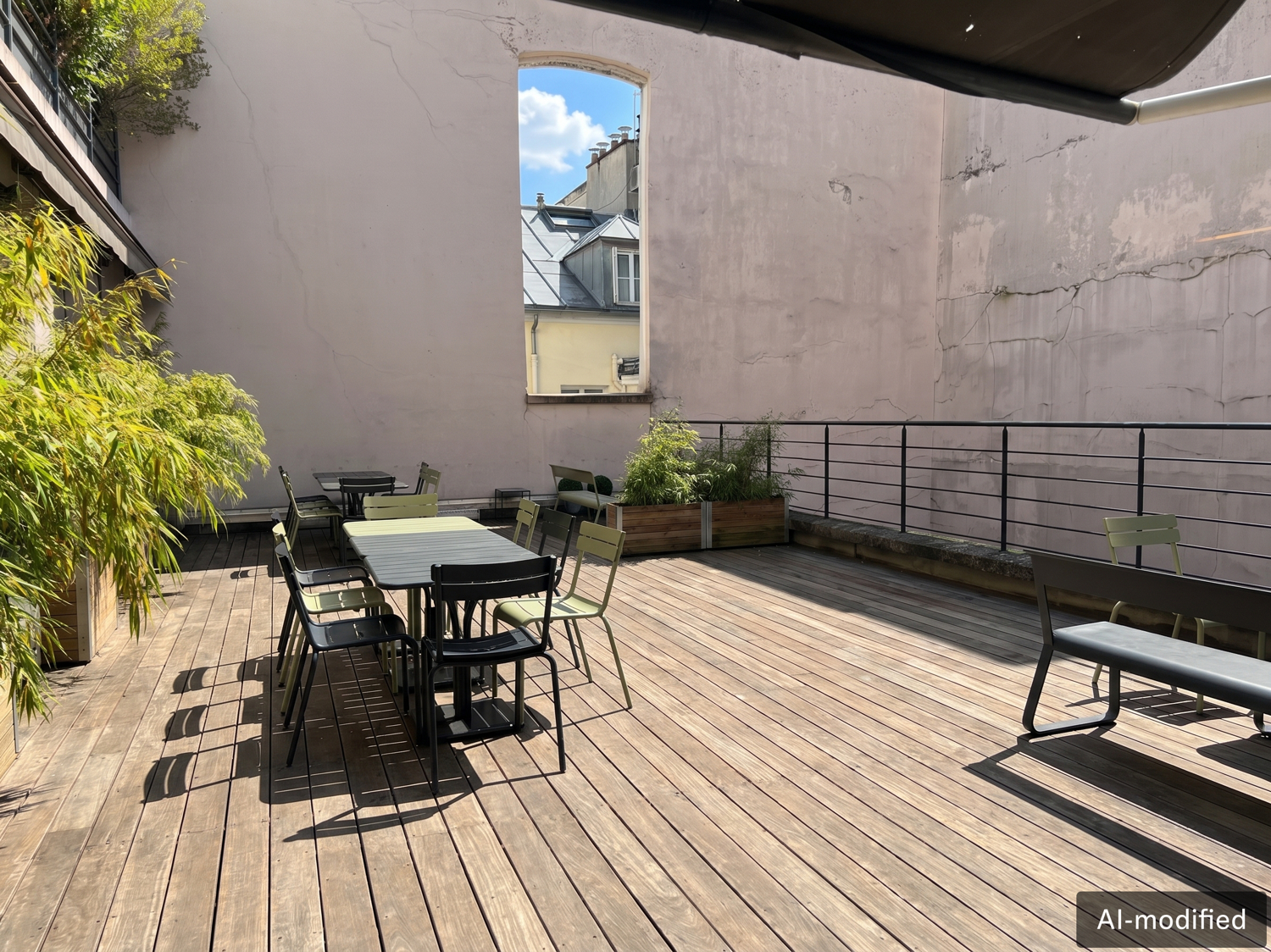 Quartier Porte Saint-Denis - Rue des Petites Ecuries - Local d'activité avec Terrasse