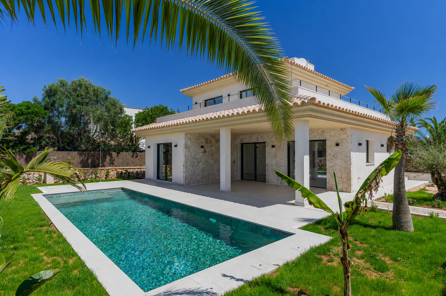Modernes Neubau Chalet in Cala Llombards