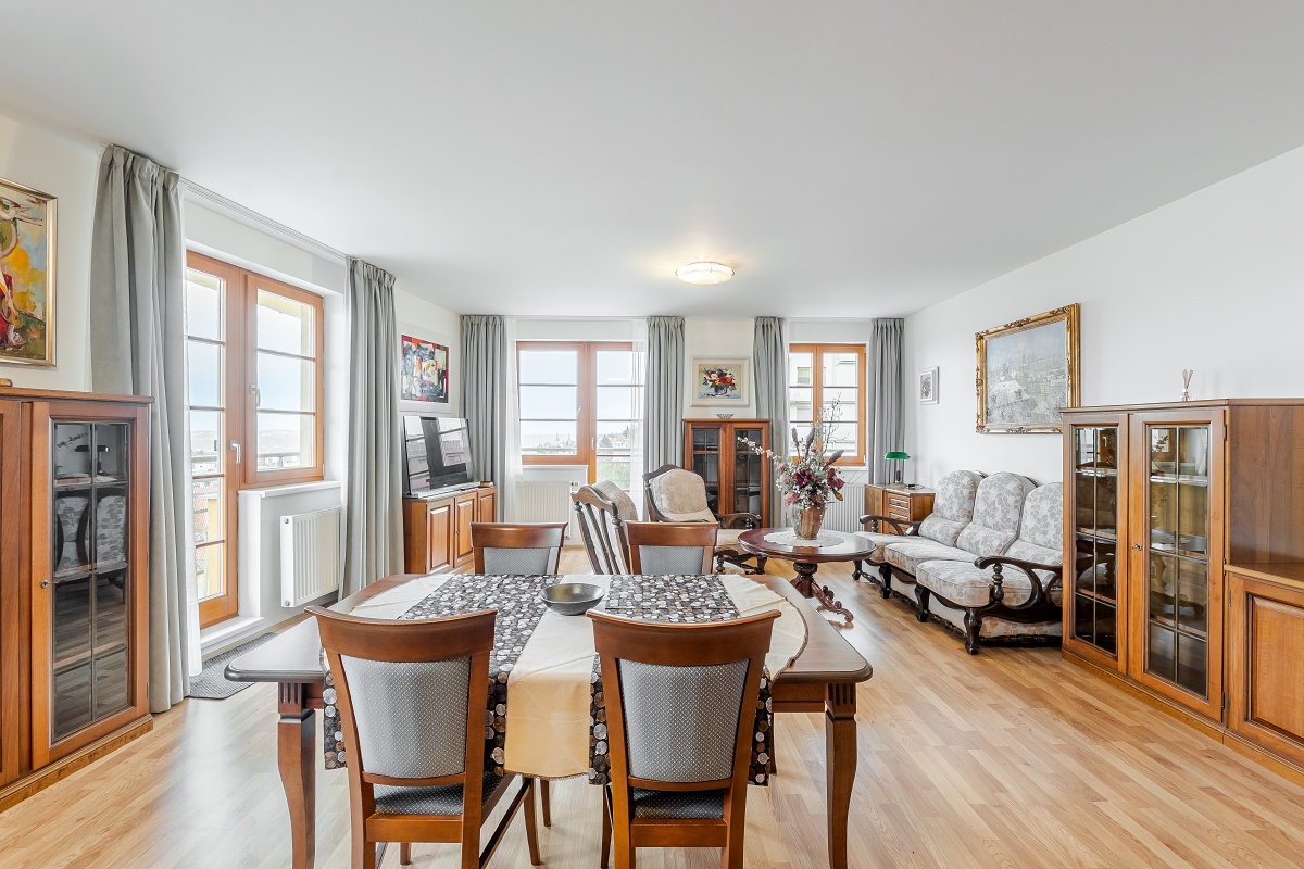 Rent of a 3+kt apartment with a view of Prague Castle
