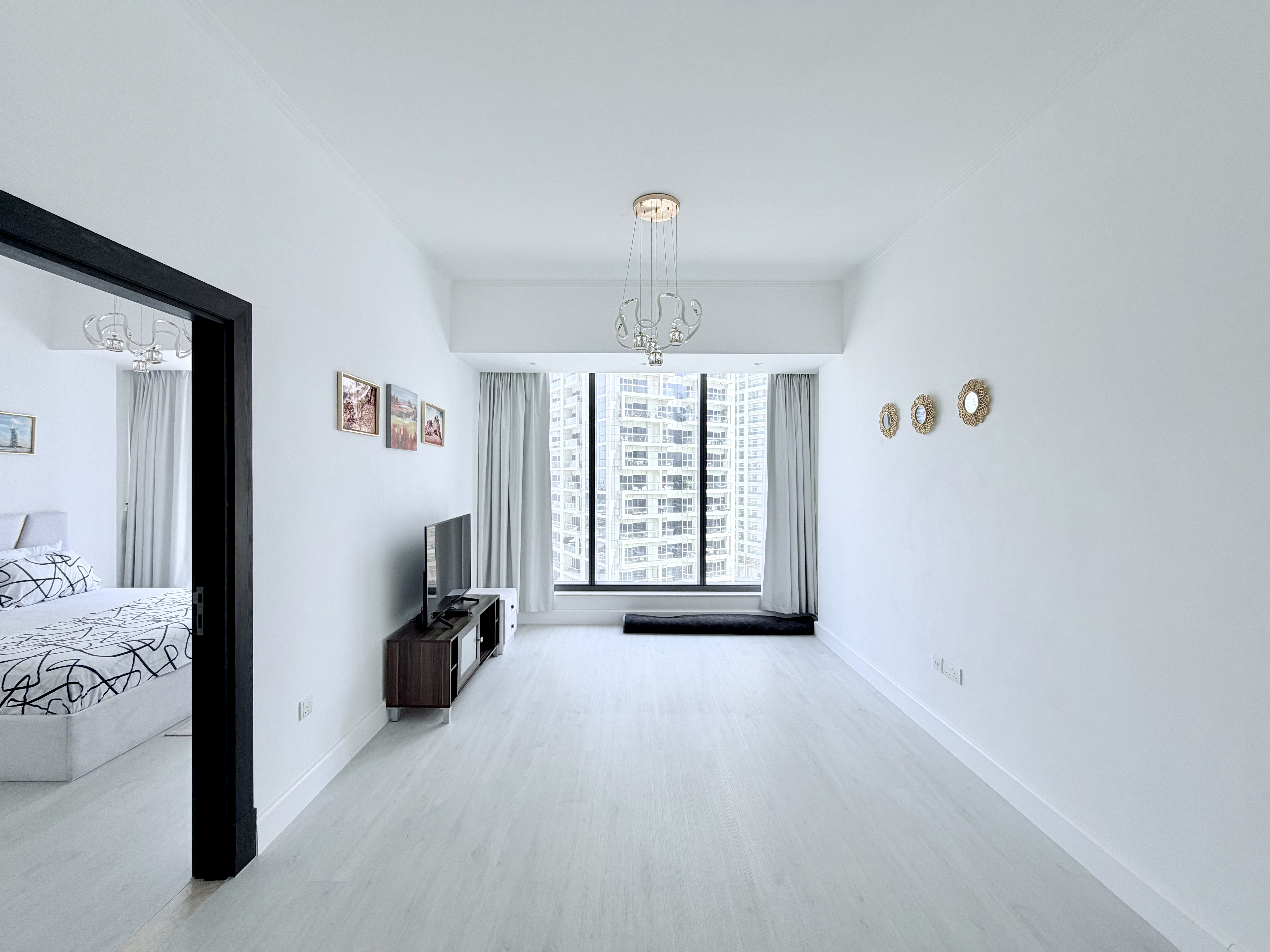 Modern | Bright | Furnished | Vacant Now