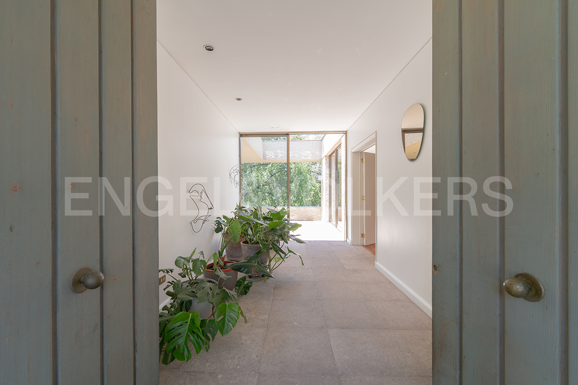 Casa mediterranea en condominio exclusivo.