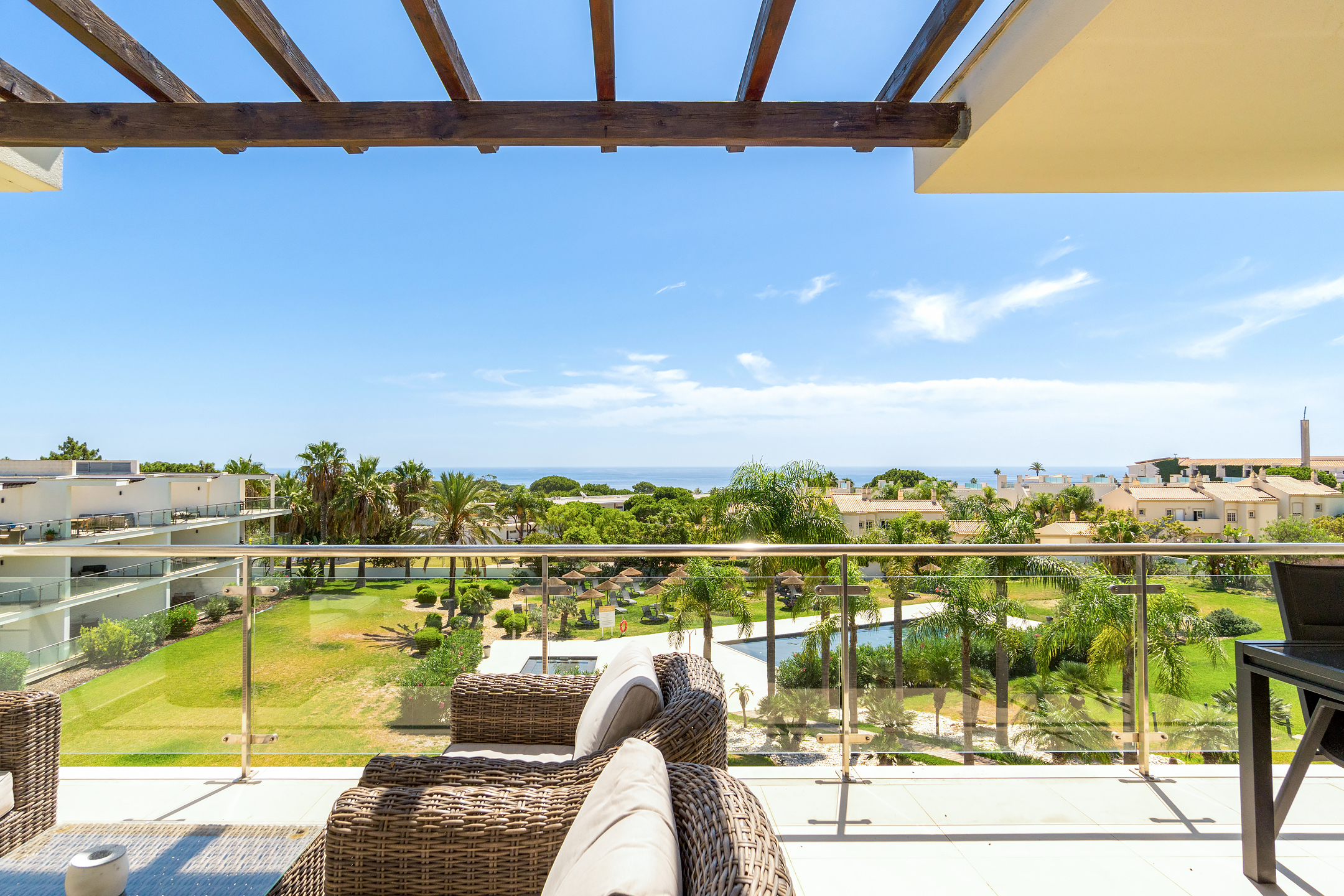 Modern T1 with sea views, 600 m from the Beach