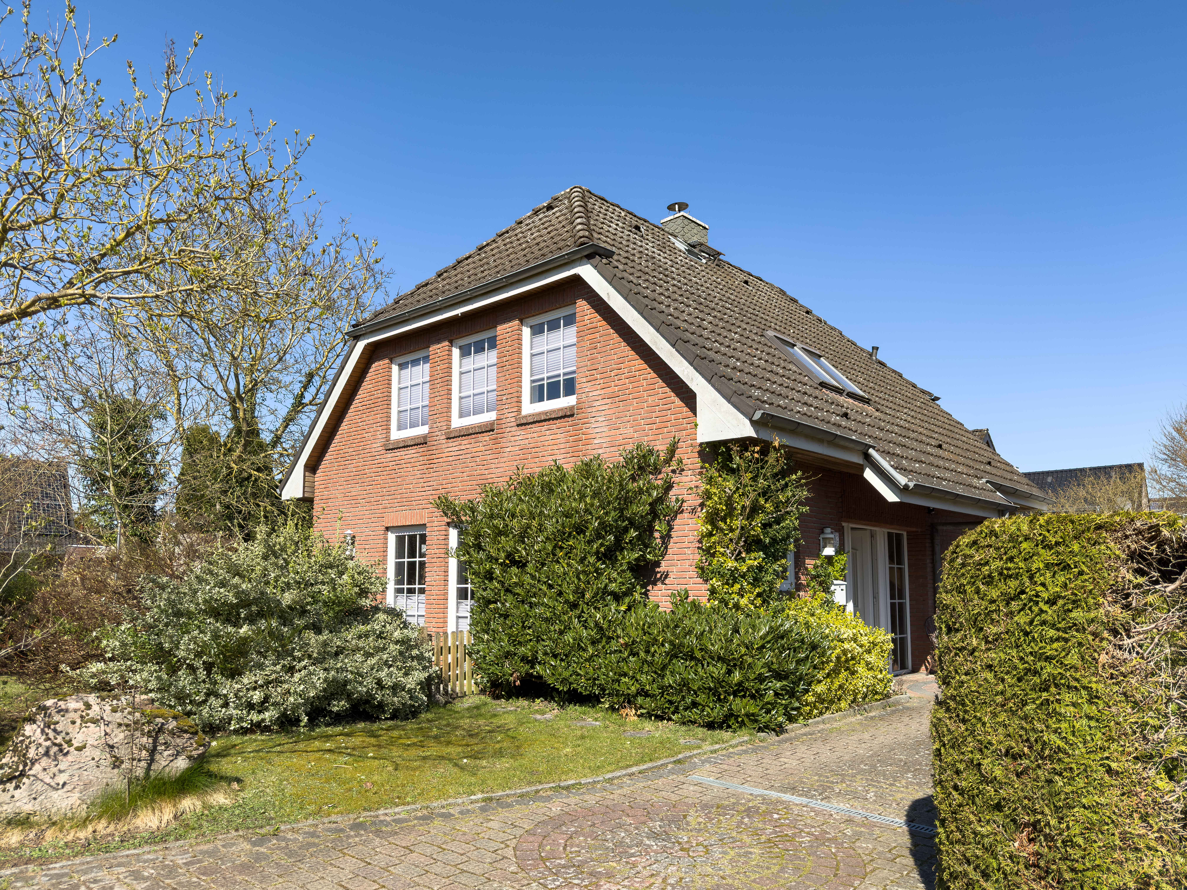 EFH mit großzügigem Eckgrundstück – Naturnah wohnen - zentral leben