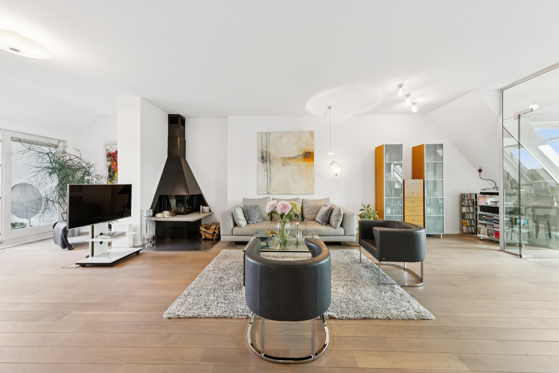 Above Lindenthal’s rooftops – Modern, stylish and exceptional