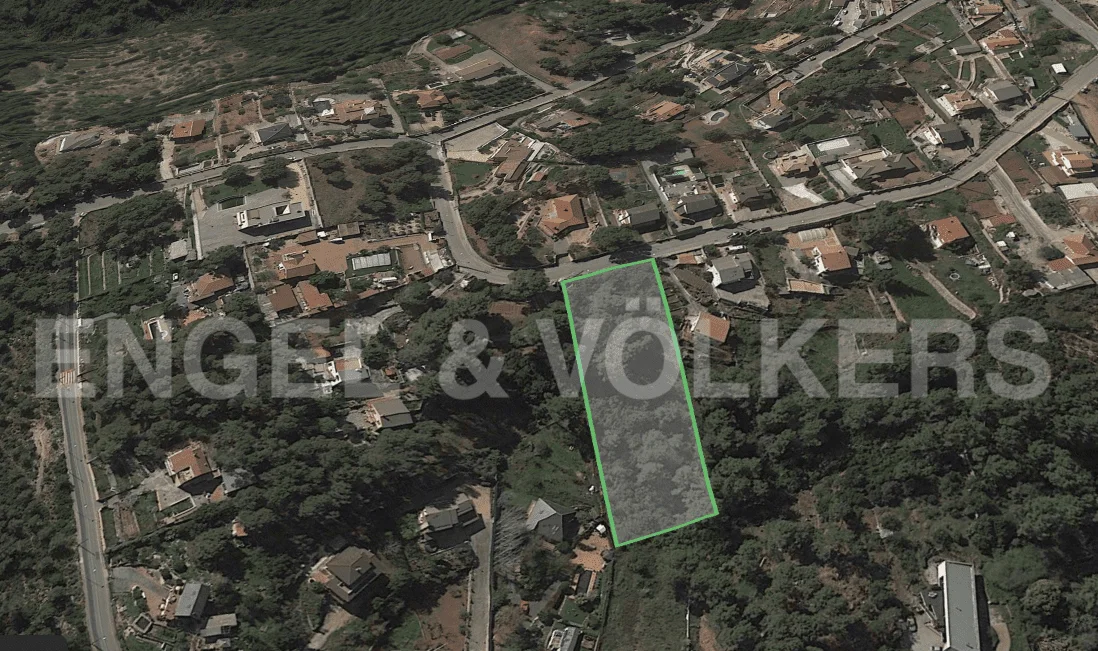 Great Plot Just 20 Minutes from Barcelona