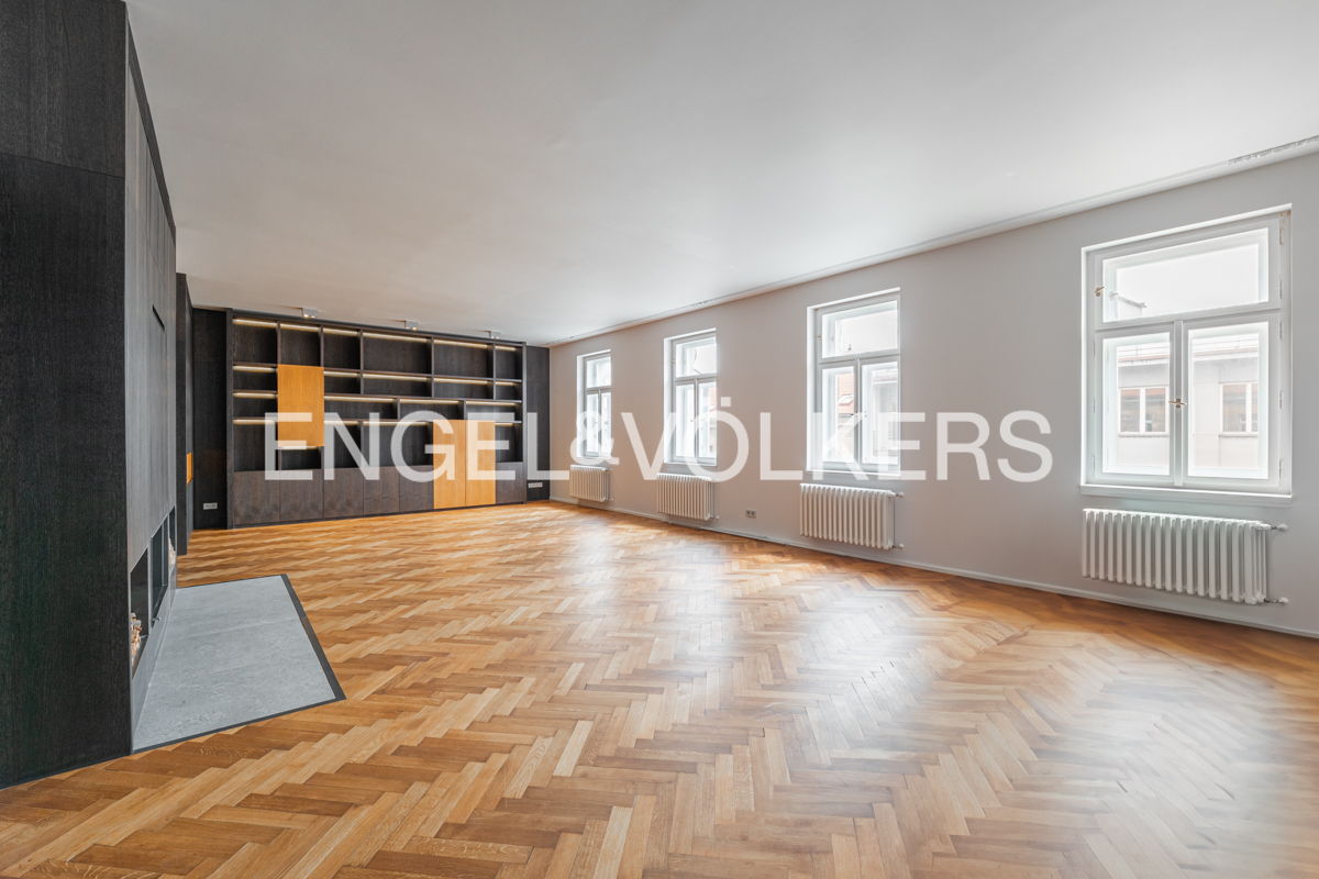 Elegant and spacious apartment 3+1 near Charles Square