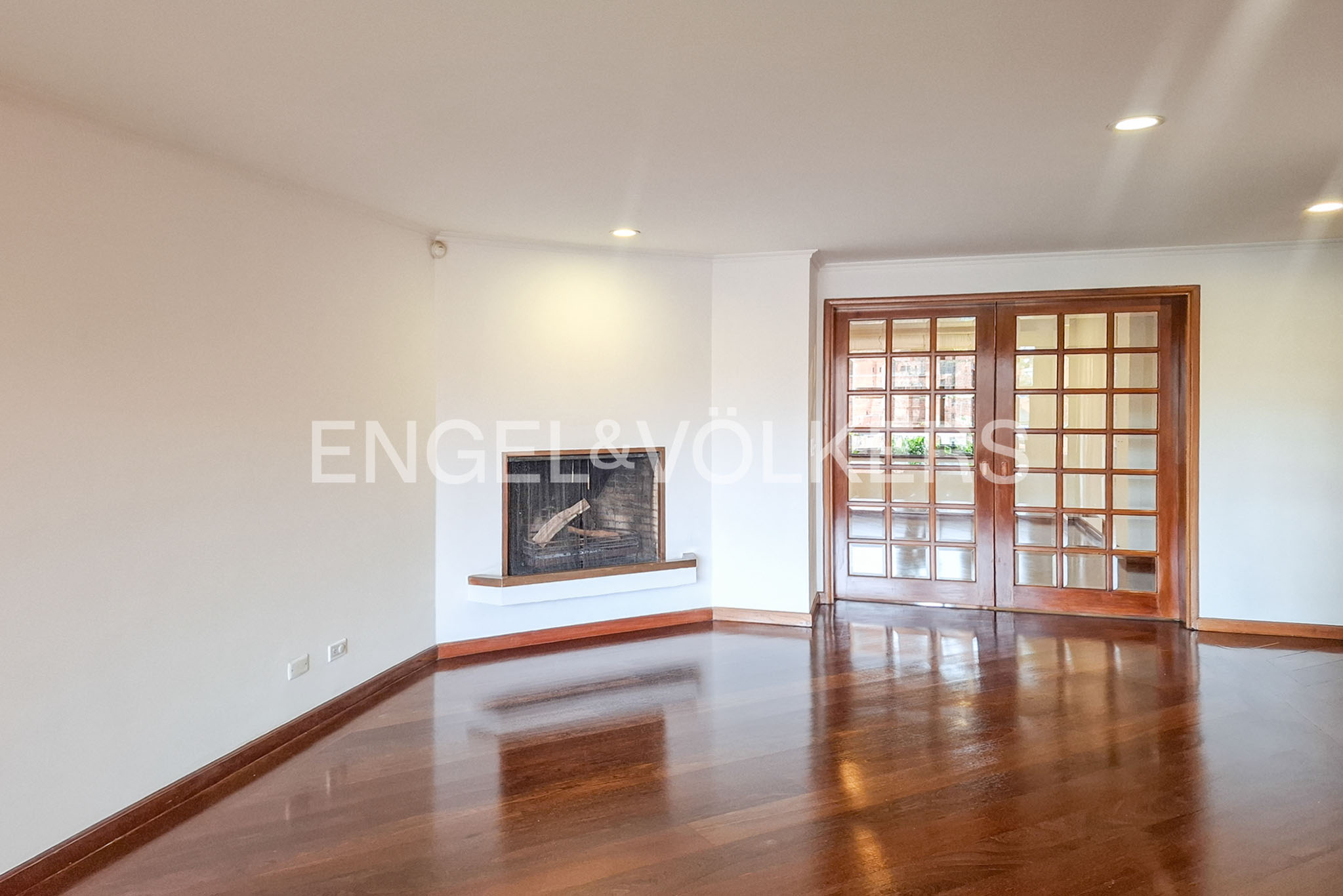 Amplio apartamento para arriendo en Rosales
