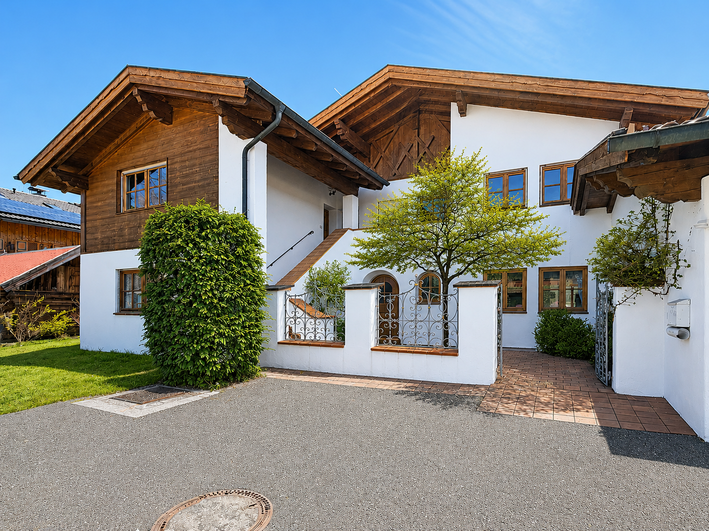 Großzügiges Architektenhaus mit 4 Einheiten –  ideal für Mehrgenerationenwohnen oder als Kapitalanlage