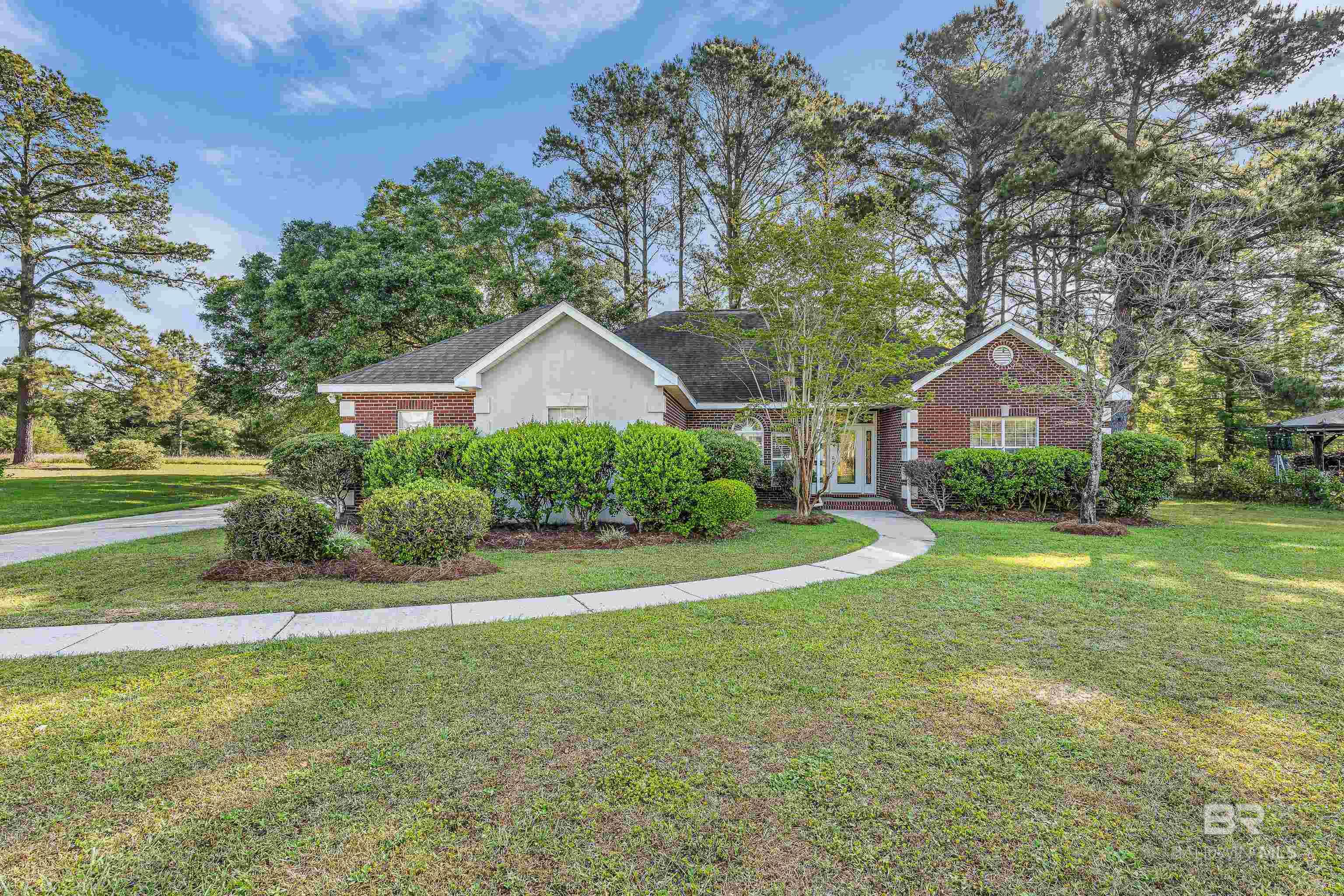 Stylish 4BR Home in Sought-After Quail Creek