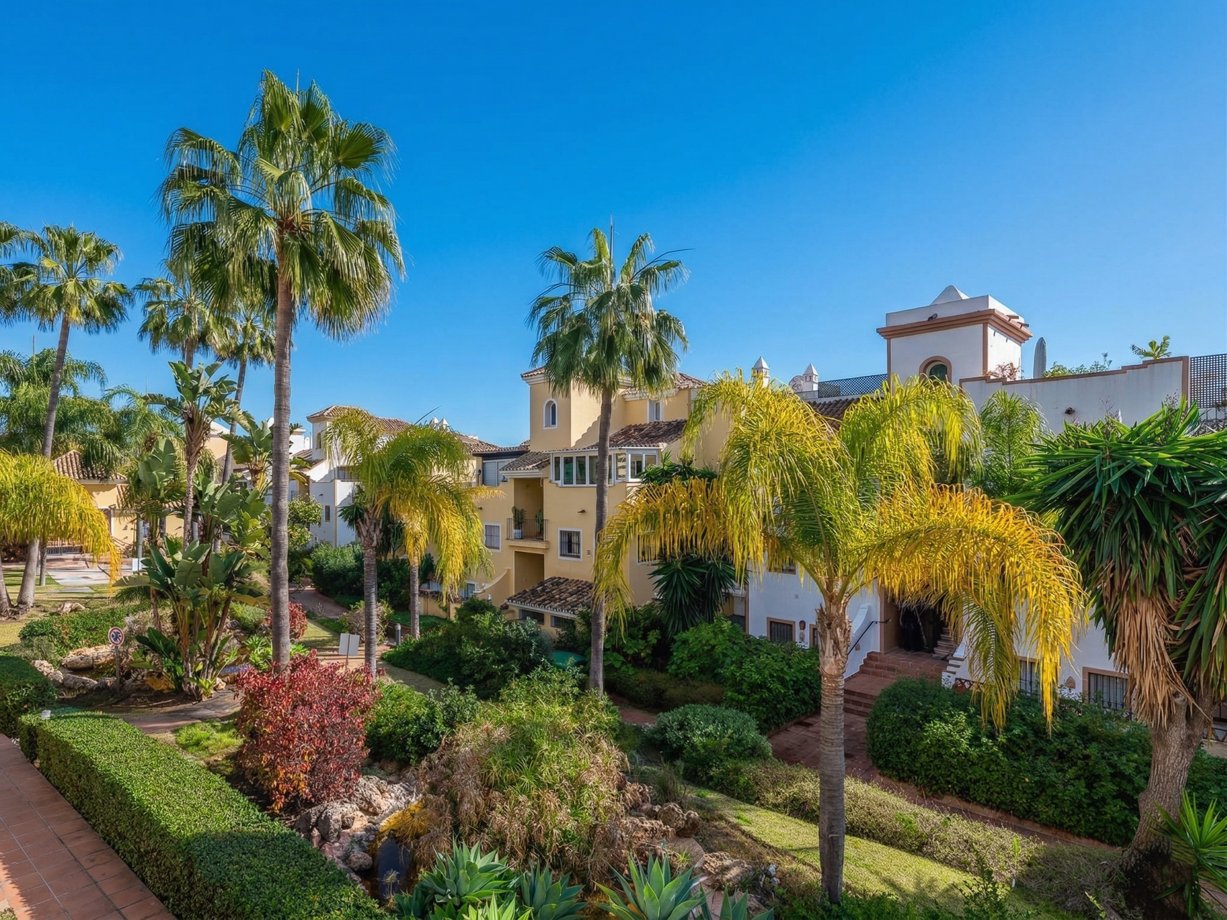 Lovely Guadalmina Frontline Golf Apartment