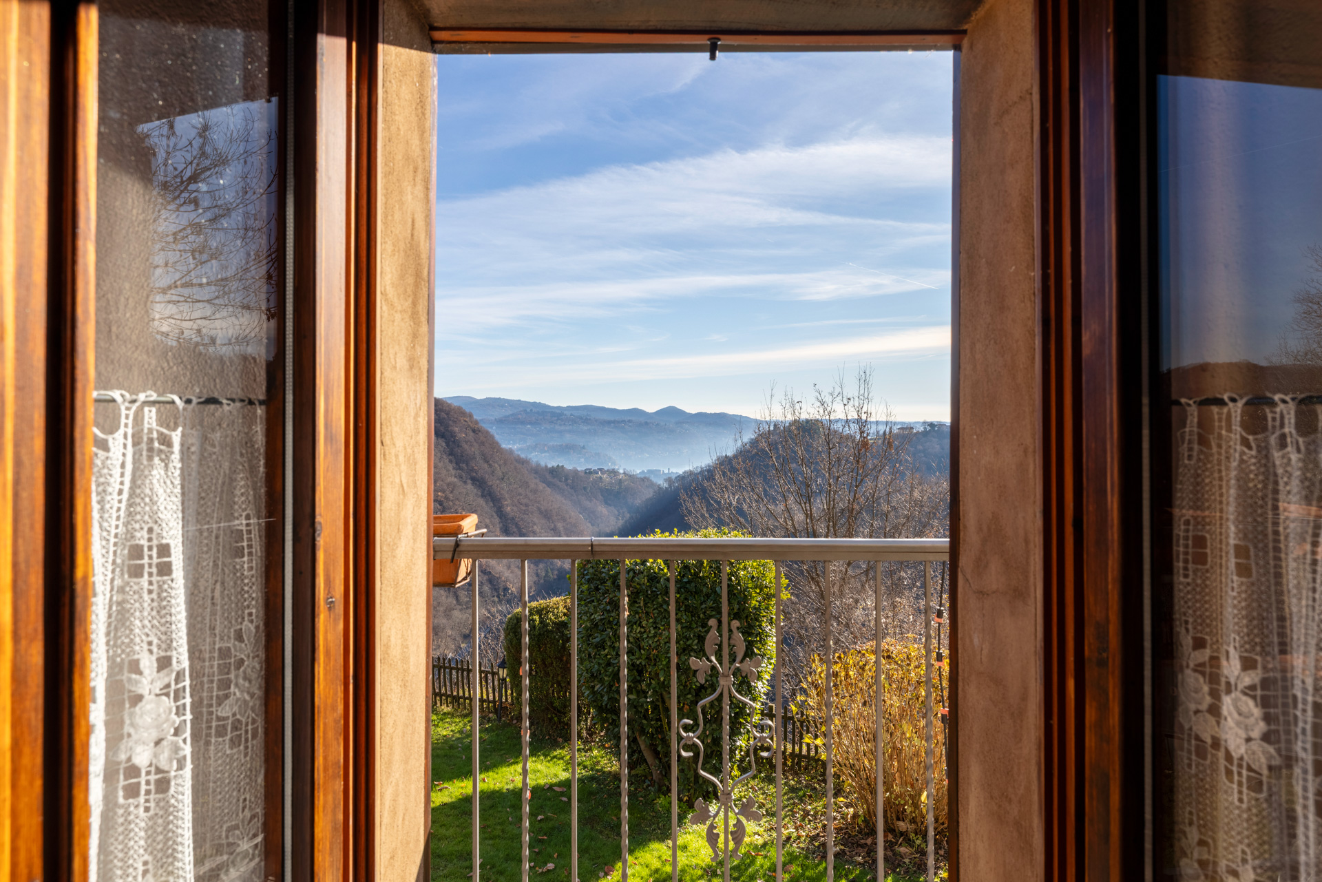 Elegant Historic Residence on Lake Orta: A Meeting of Comfort and Sustainability