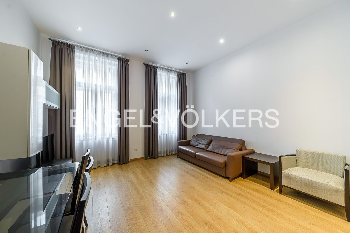 Modern furnished apartment 2+kt near Dancing House