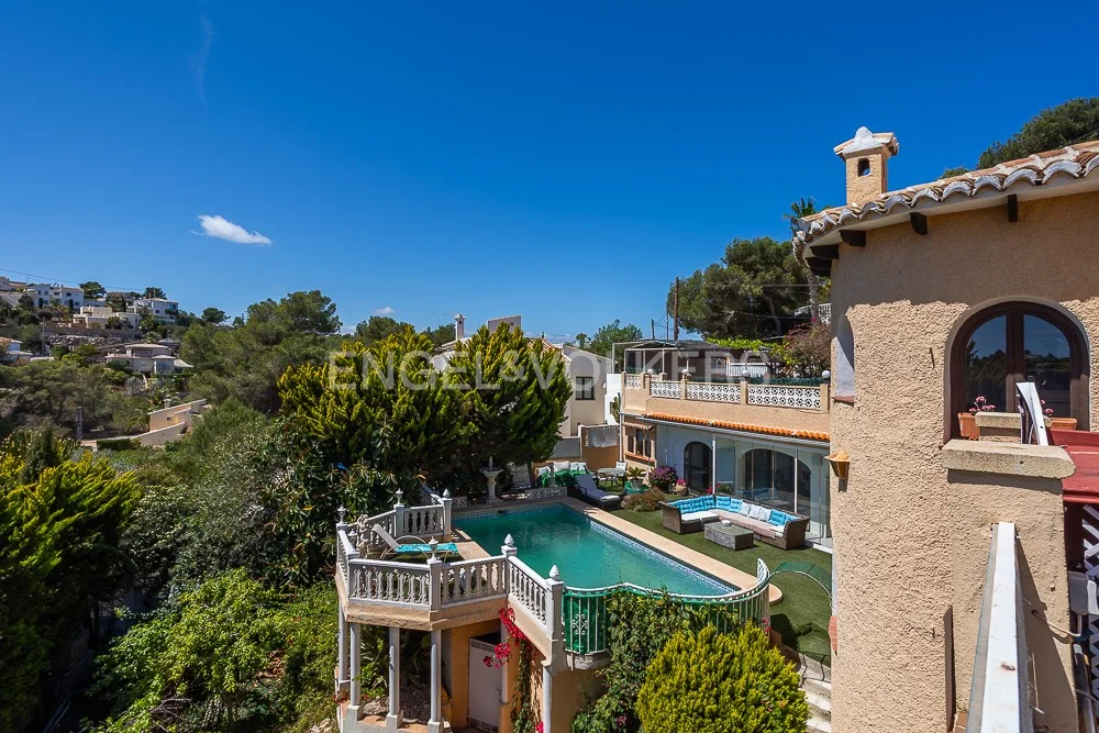 Spacious villa in Granadella