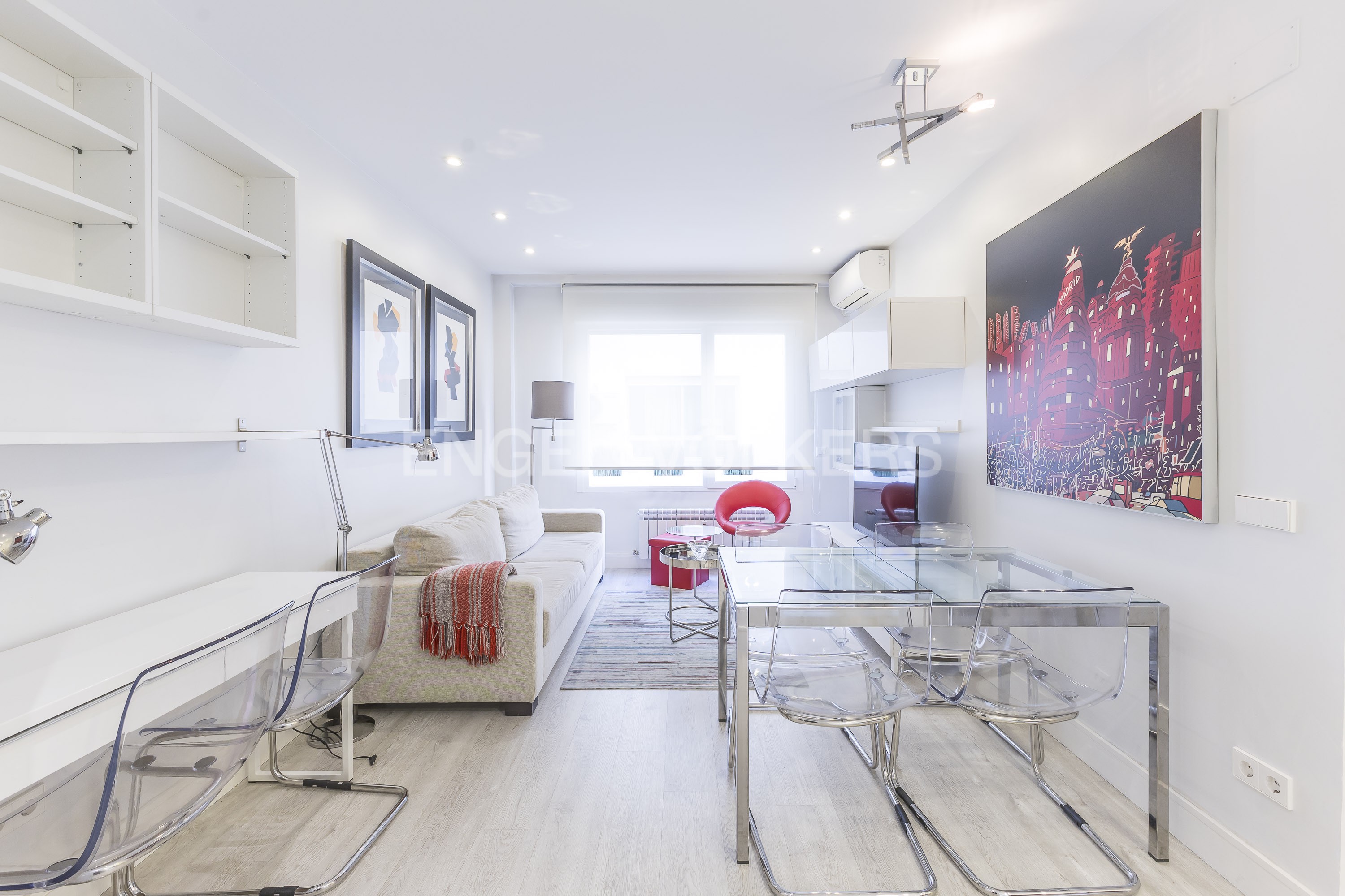 Nice furnished apartment in Chamberí
