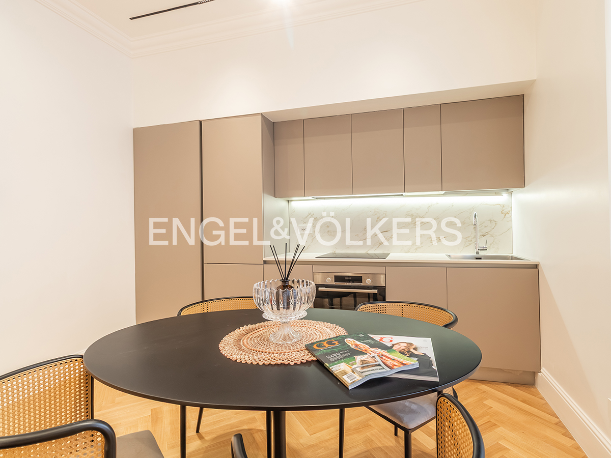 A characterful residence between Via Forlì and Via Como