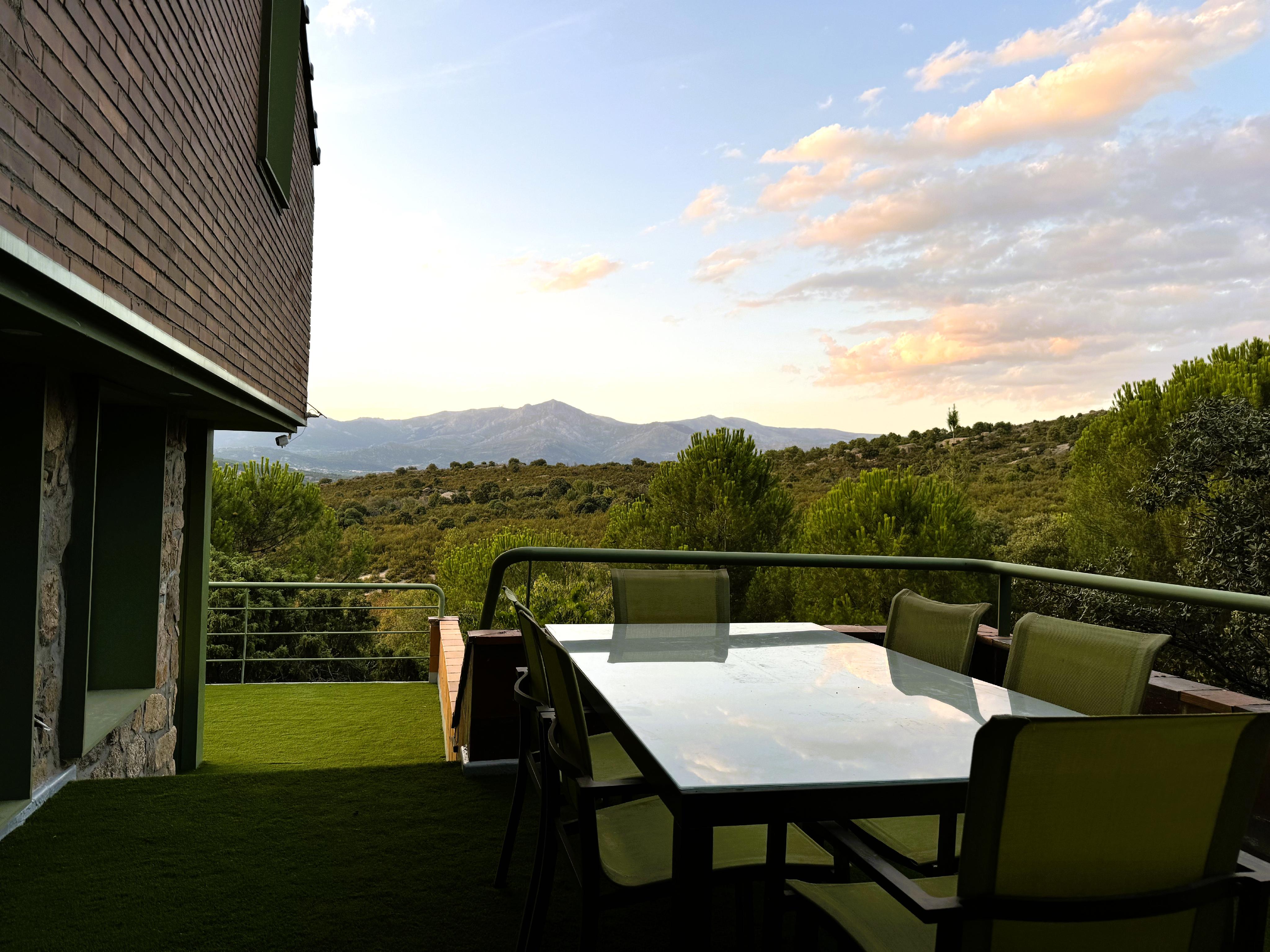 Luxury, privacy, and extraordinary views in Dominio de Fontenebro