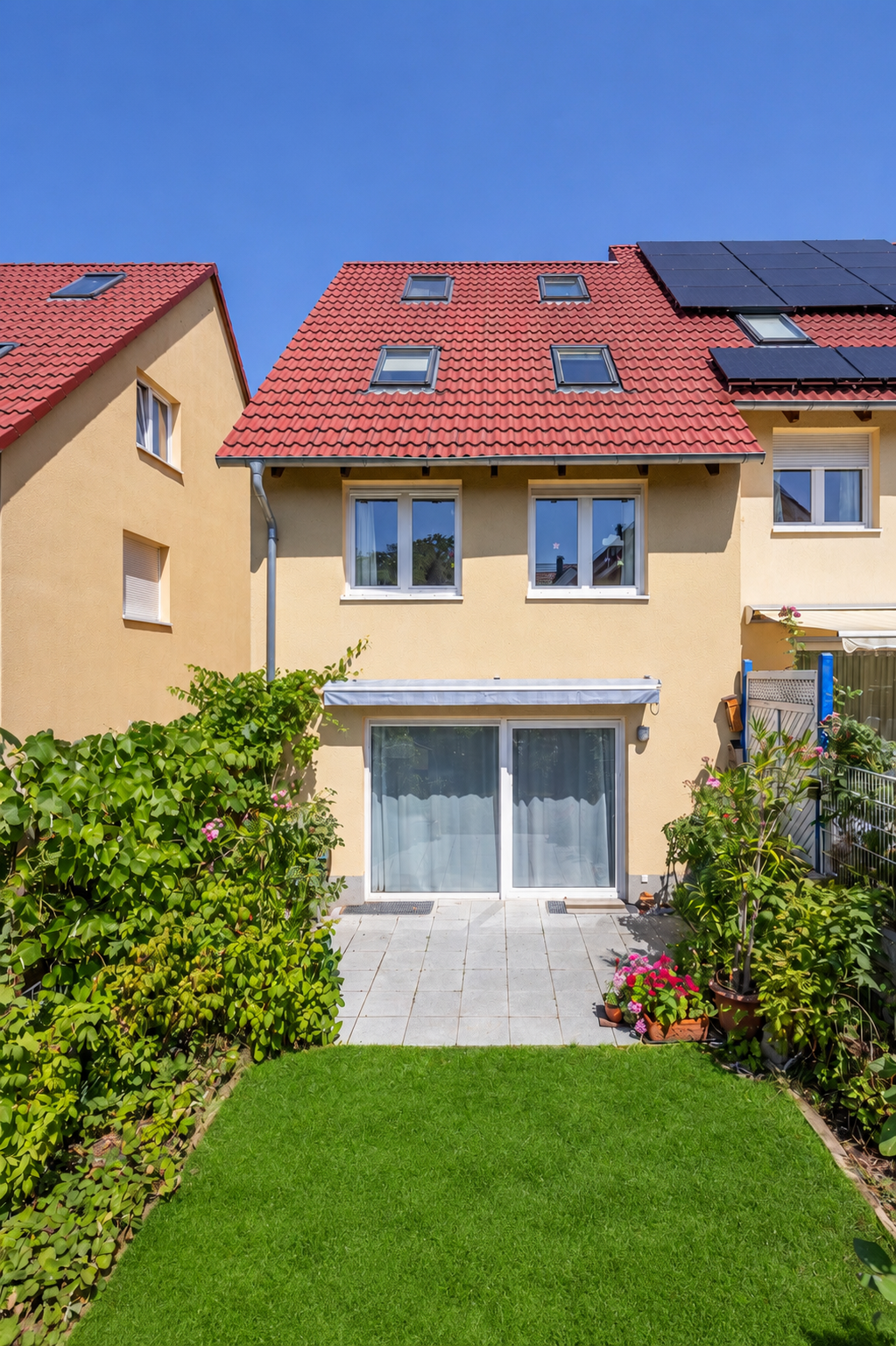 DÜW-Fronhof I: Bezugsbereites REHS – perfekt für die Familie in optimaler Lage!