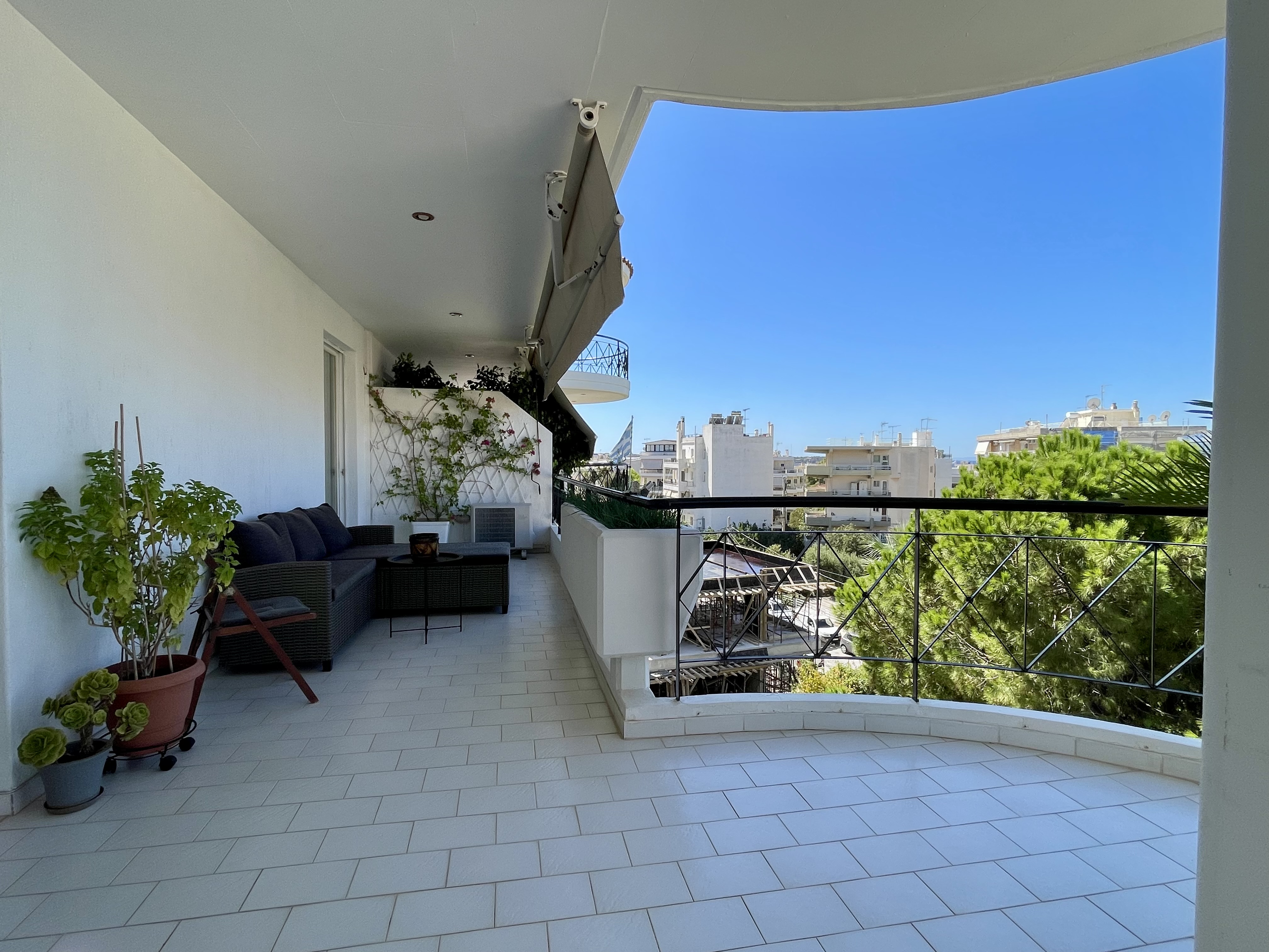 Furnished 60 sq.m. apartment with parking in Voula center