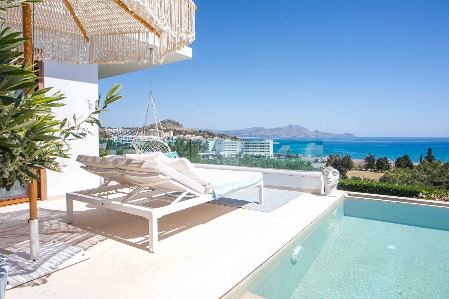 Exklusives Beachfront-Haus mit Pool & Privatgarten in Vlicha
