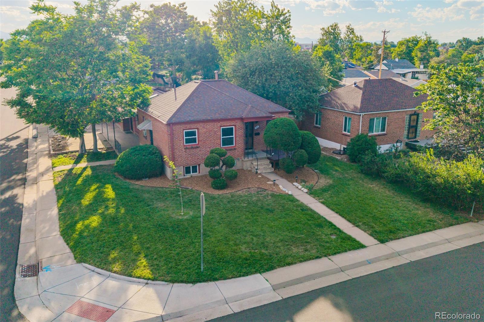 Updated 1947 Brick Ranch in Athmar Park