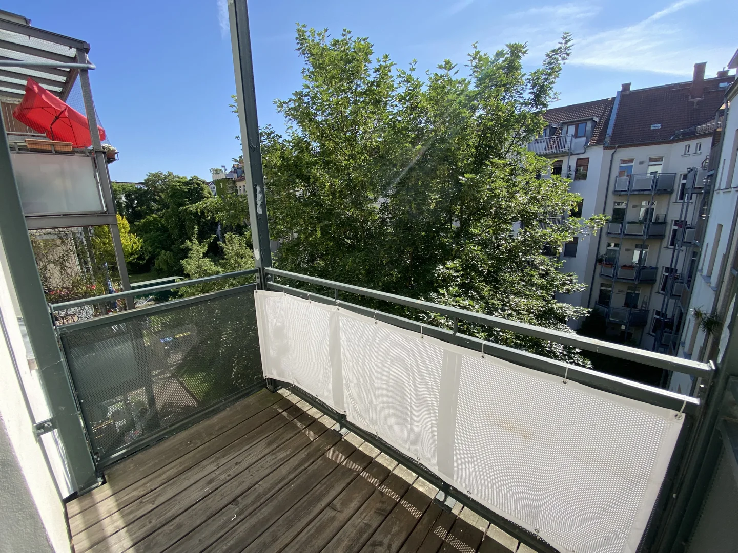 Bezugsfreie Altbauwohnung mit 3 Zimmer und Balkon in Gohlis Mitte!