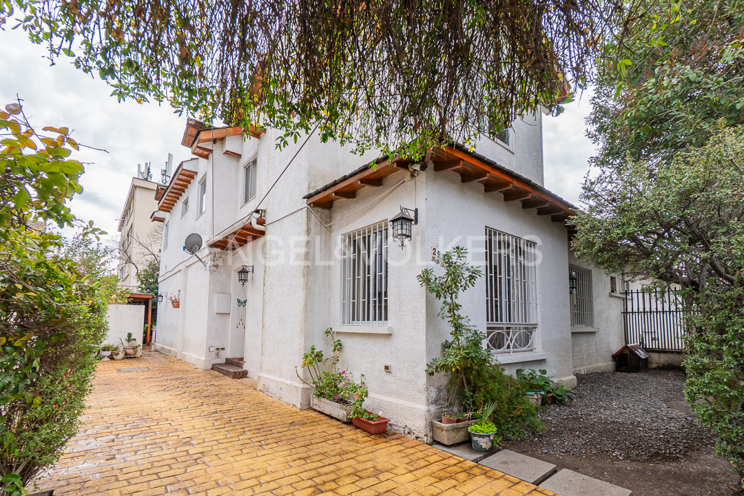 Casa remodelada - Barrio Las Flores