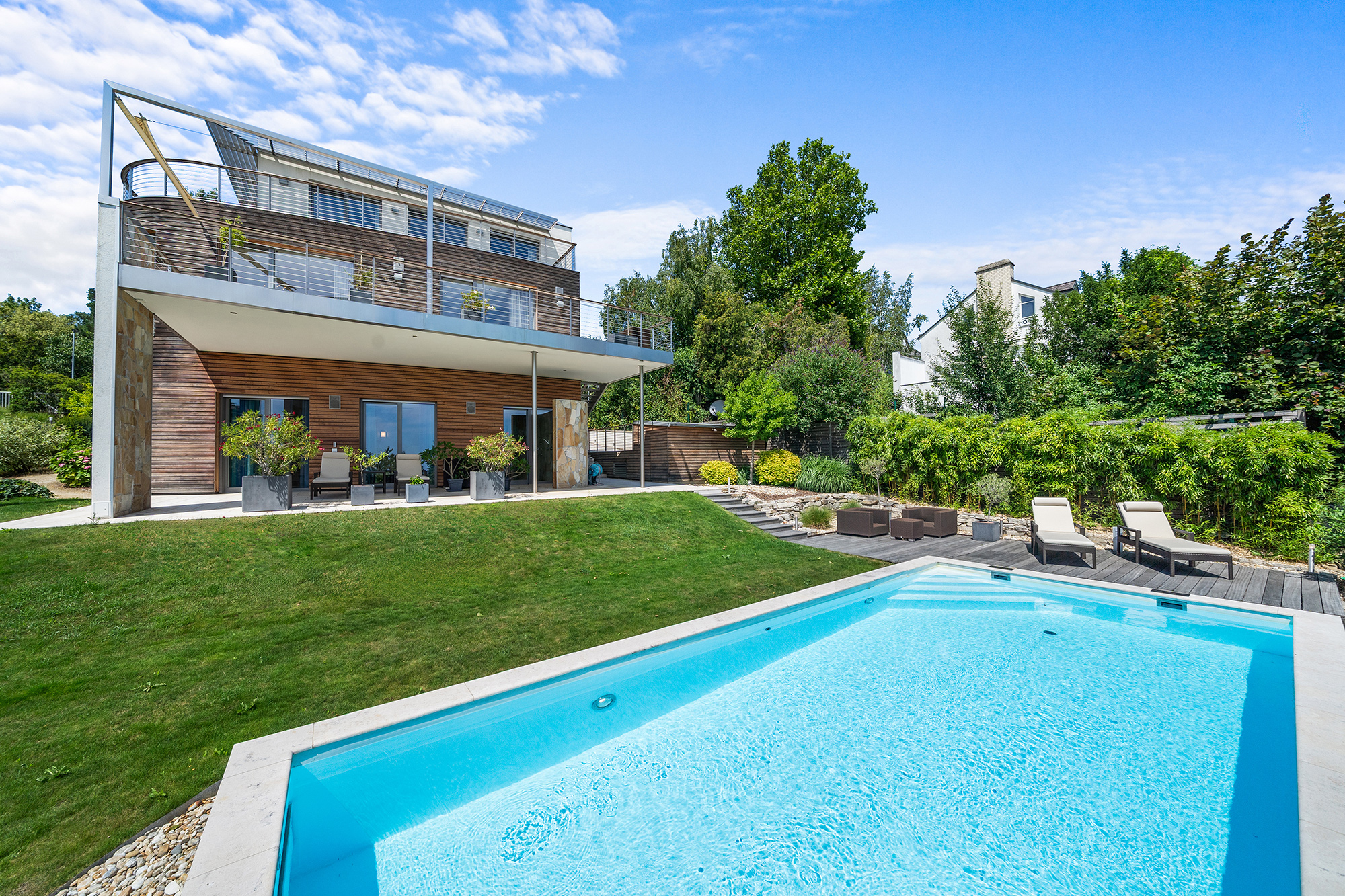 497 m² luxury villa on the Mount of Olives – elevator, pool, wine cellar & unobstructed panoramic views