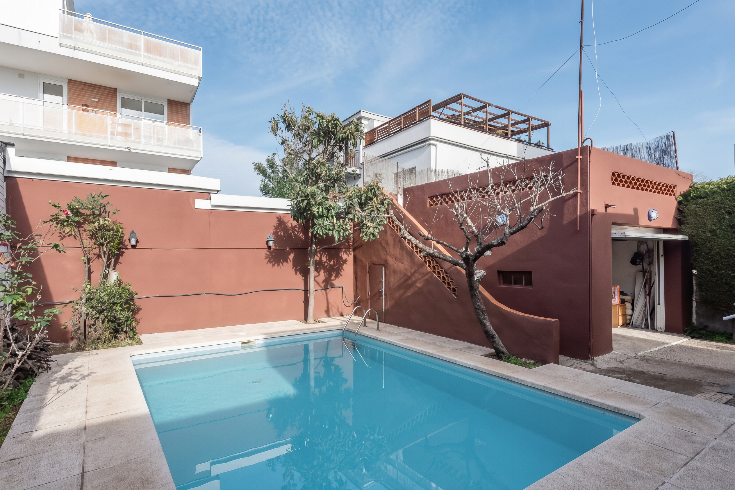 Cozy single-story detached house with a garden and great potential in Can Bou