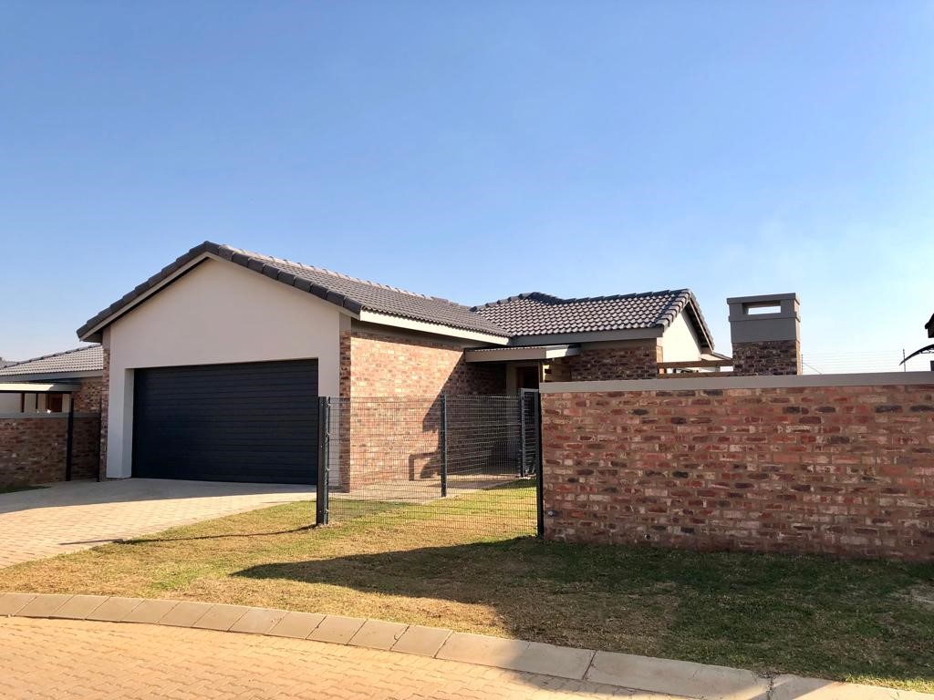 3 bedroom house in Birchwood Country Estate