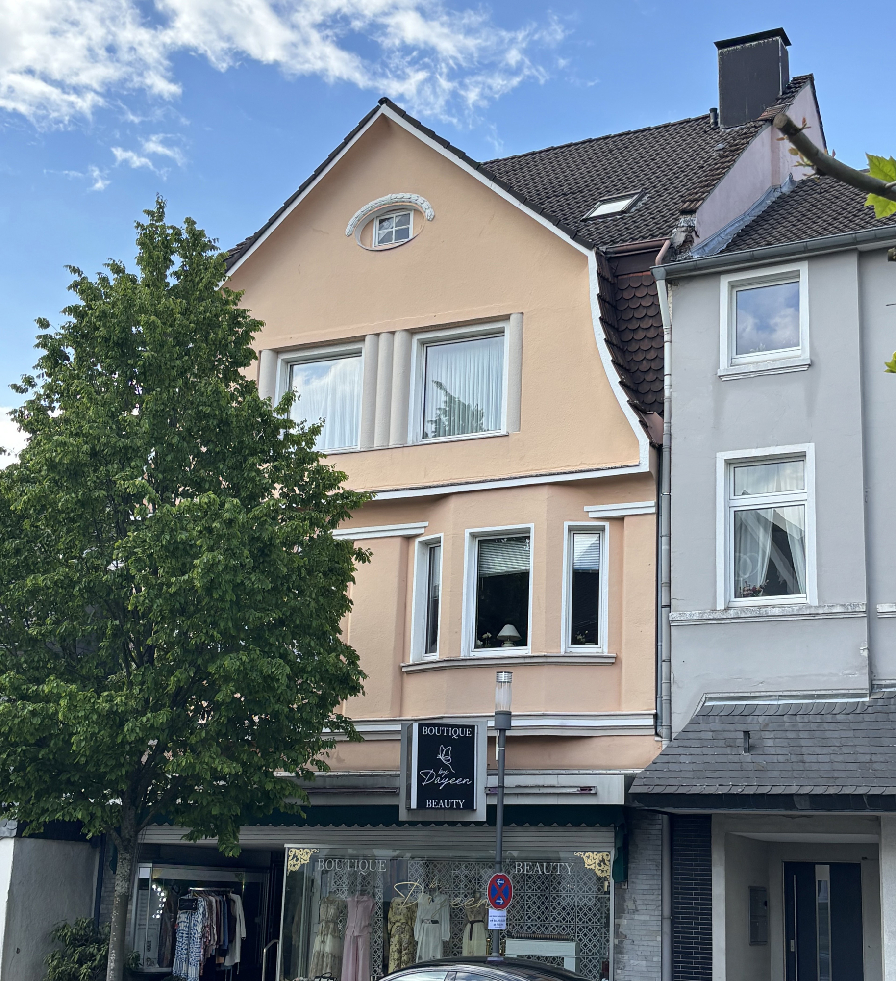 Wohn- und Geschäftshaus