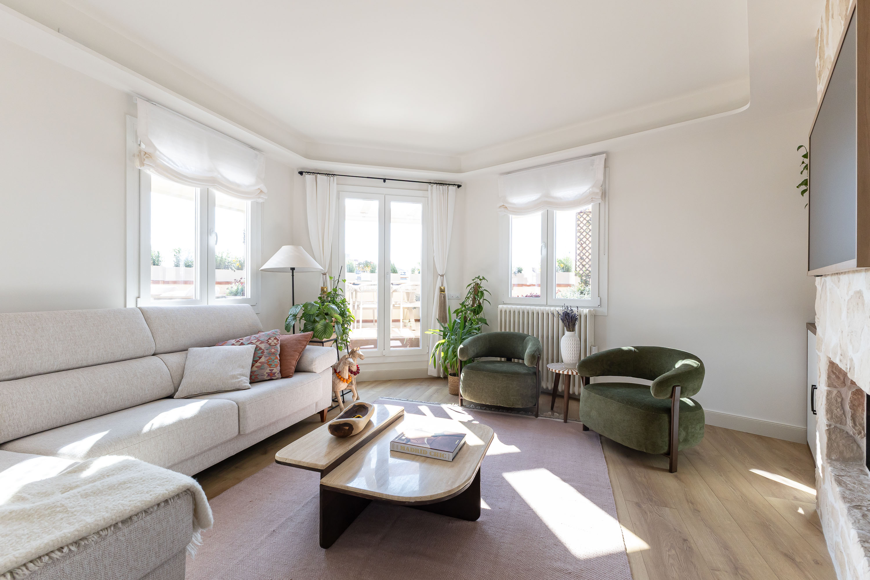 Corner penthouse with luxury refurbishment in Chamberi