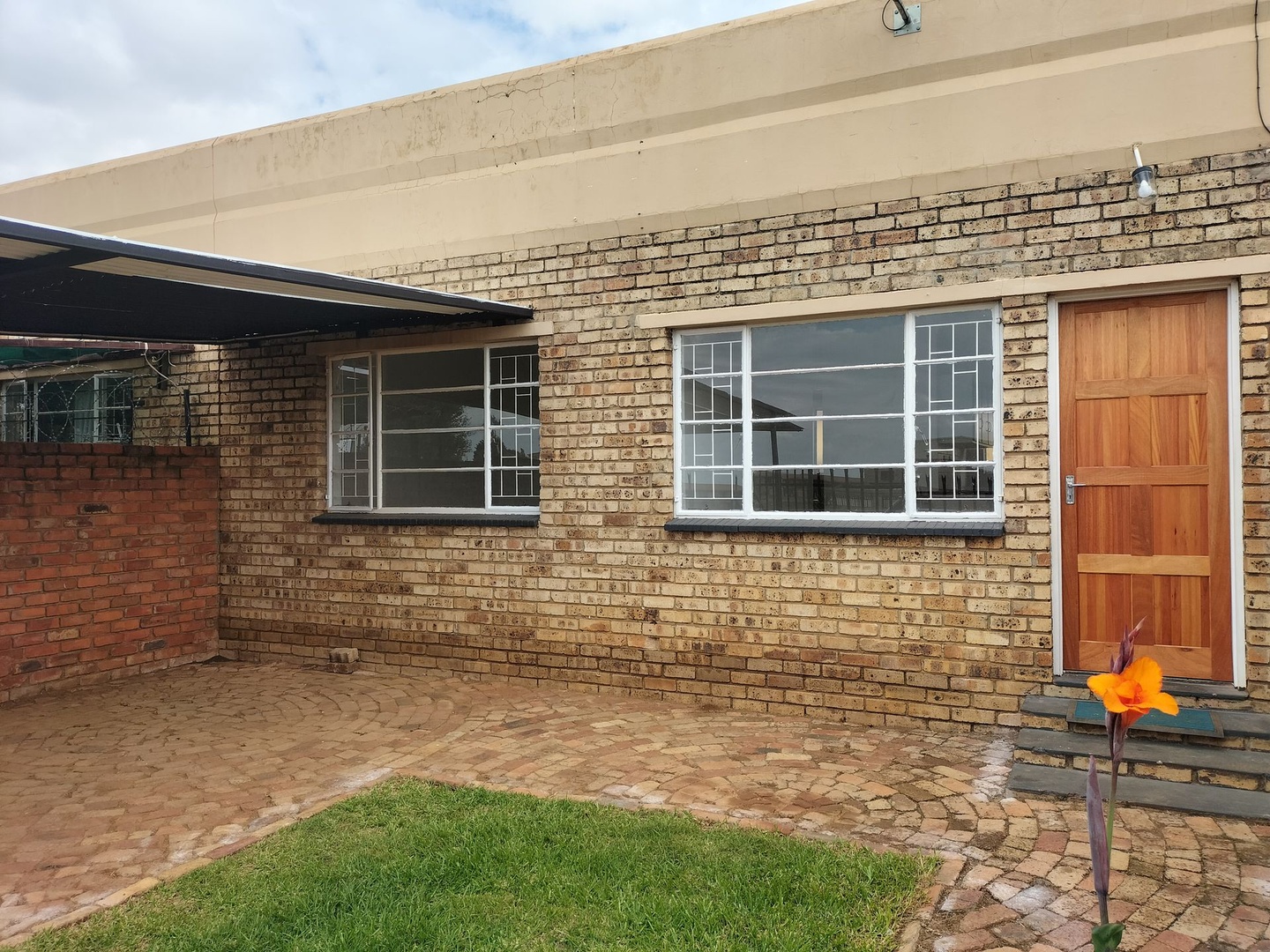 Cozy 2 Bedroom Apartment