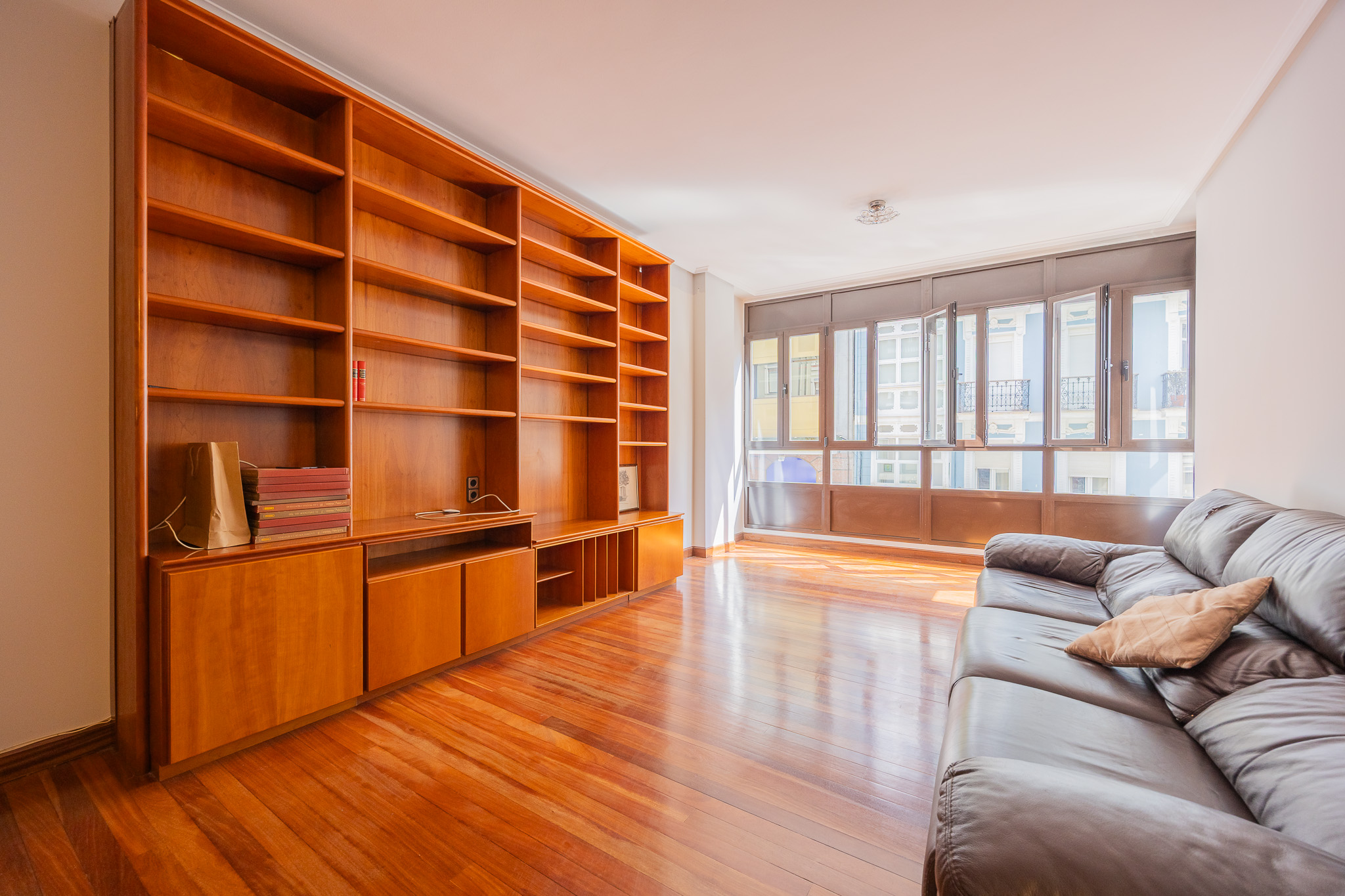 Exclusiva vivienda en con garaje y portería 24 horas en Villarías