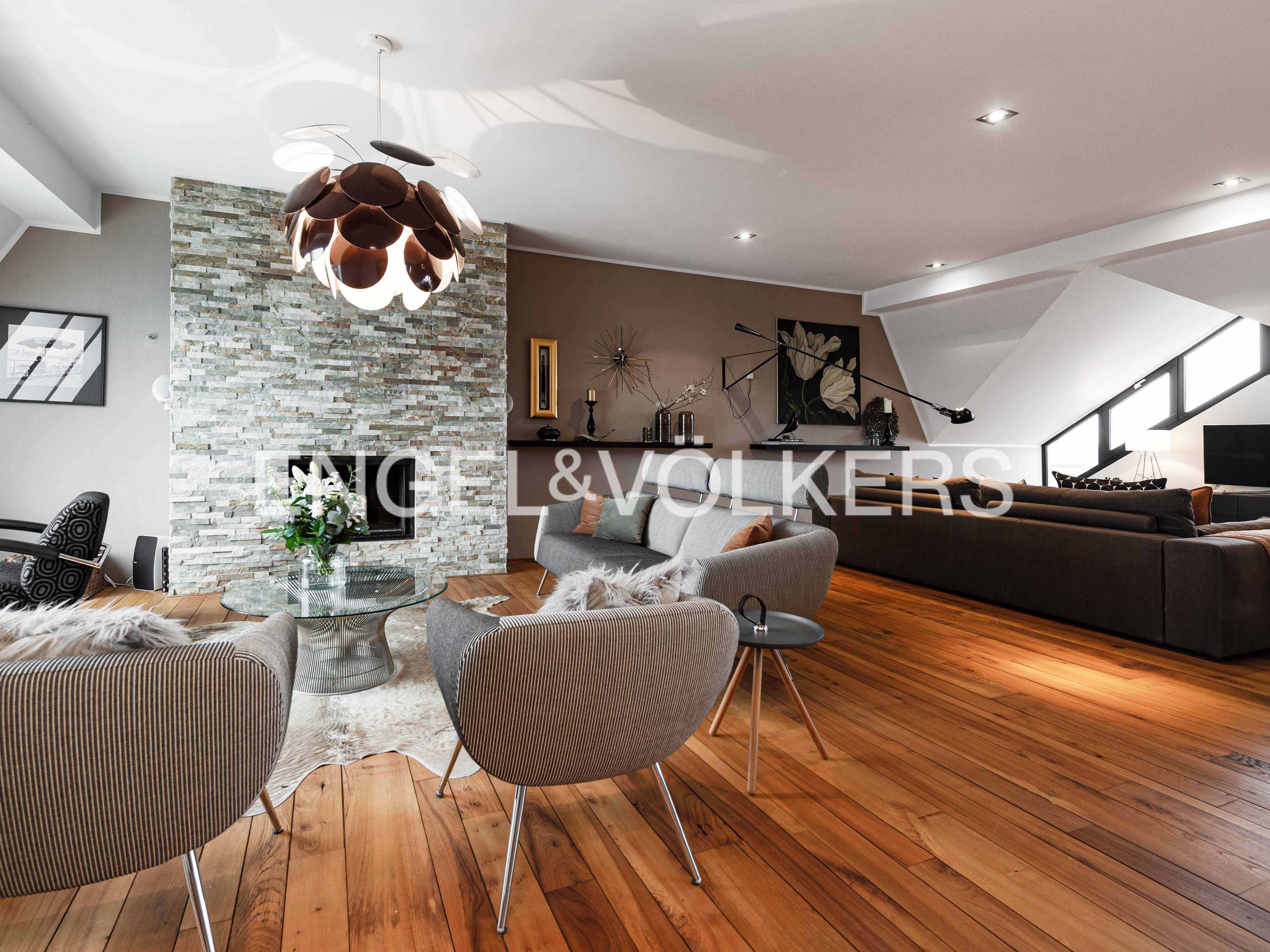 Exklusive vollmöblierte Wohnung mit Blick auf Dom, Rhein und Rheinauhafen