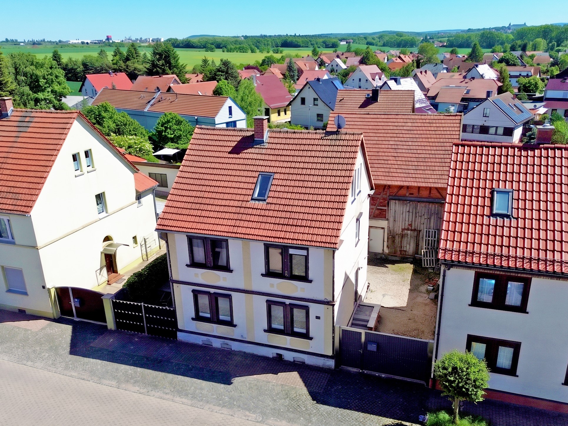 Viel Platz für die ganze Familie - Saniertes Einfamilienhaus in Remstädt mit Garten, Terrasse und Scheune