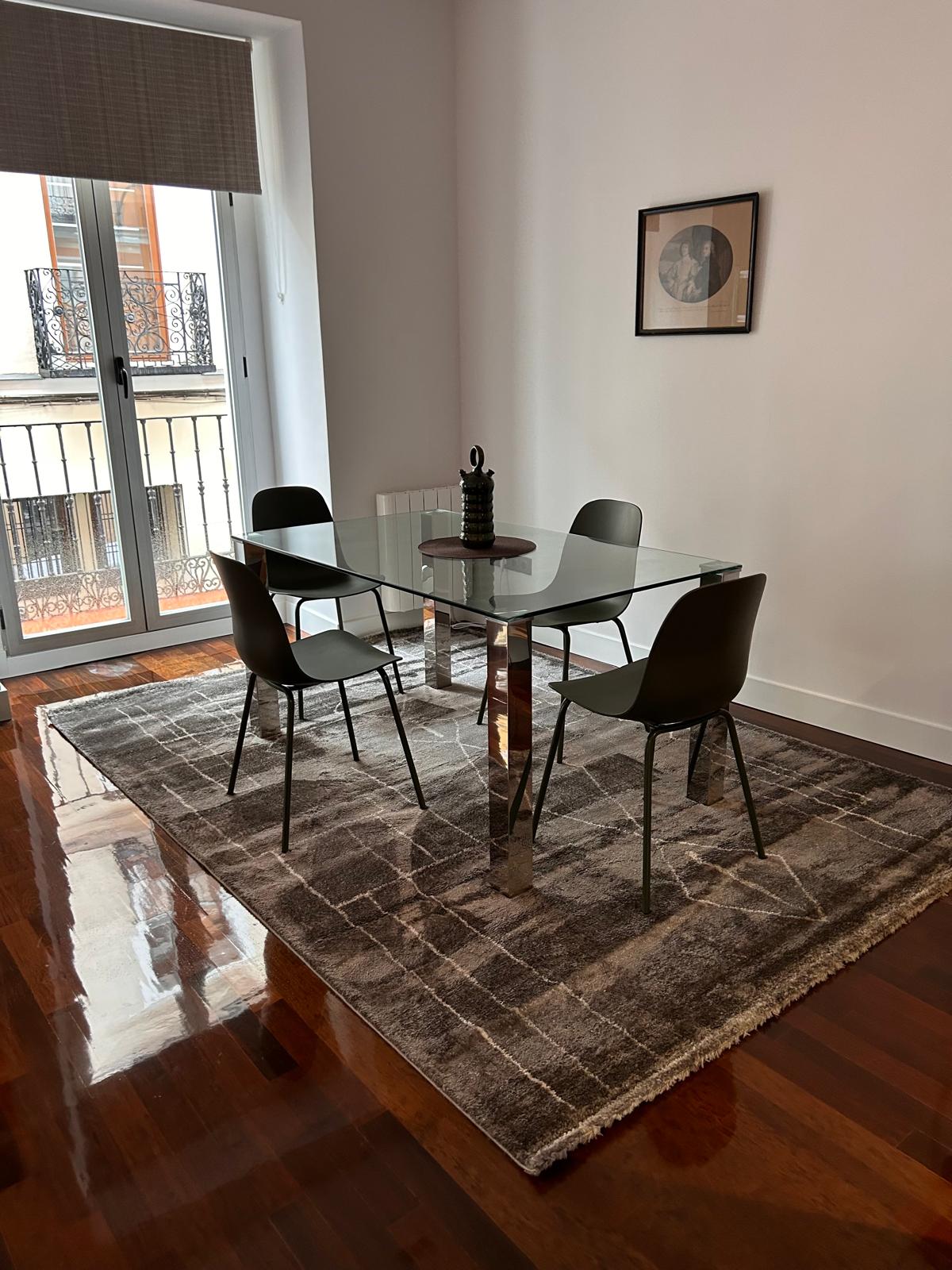 Exterior one-bedroom apartment with garage and storage room in Las Letras for rent