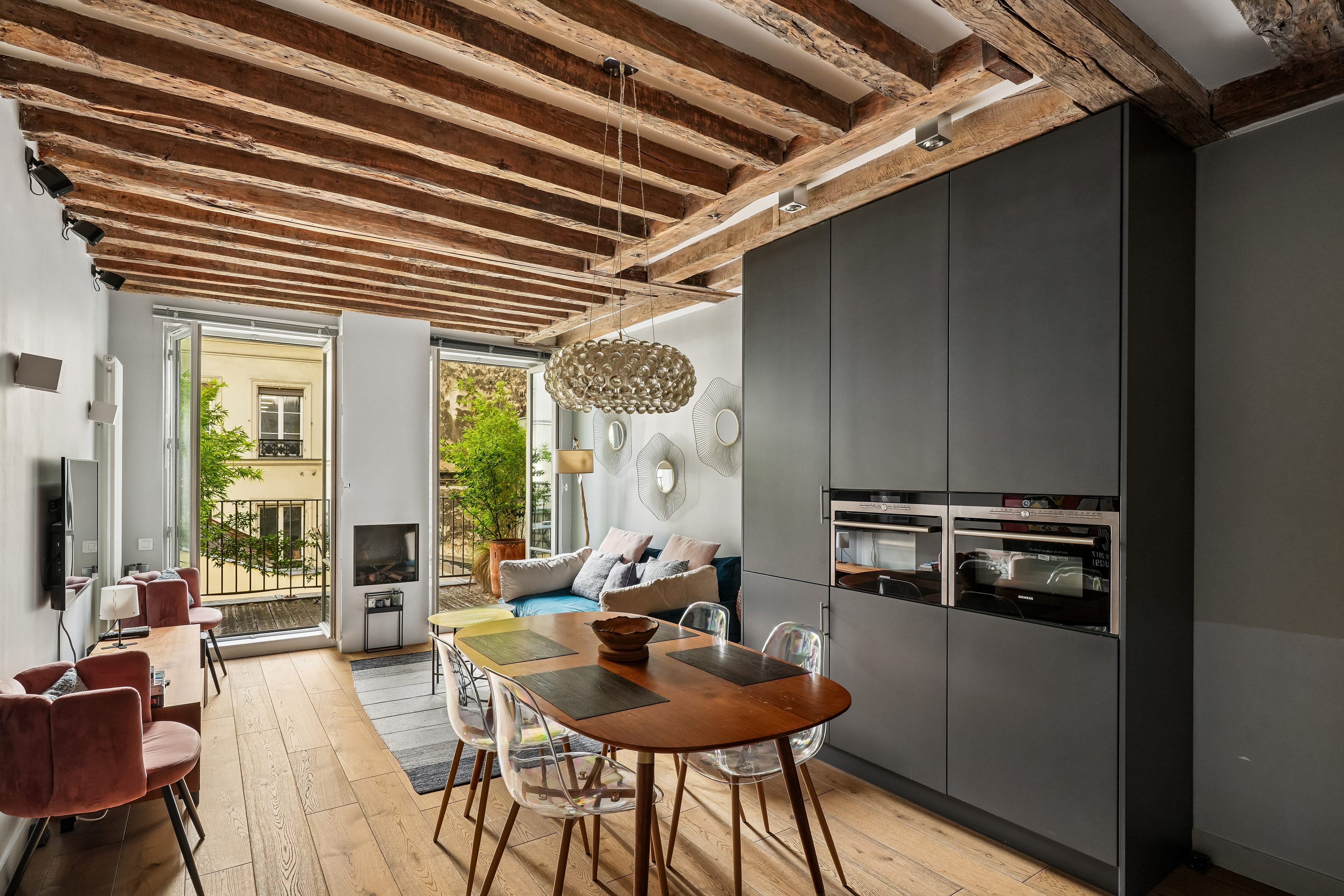 Paris II – Charming apartment with a quiet terrace – Bonne Nouvelle