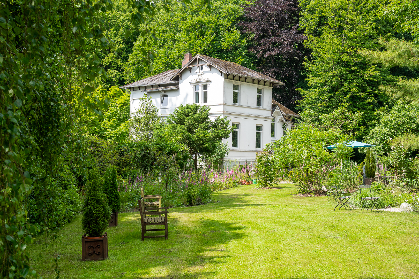 Historische Villa auf Parkgrundstück mit eigenem See