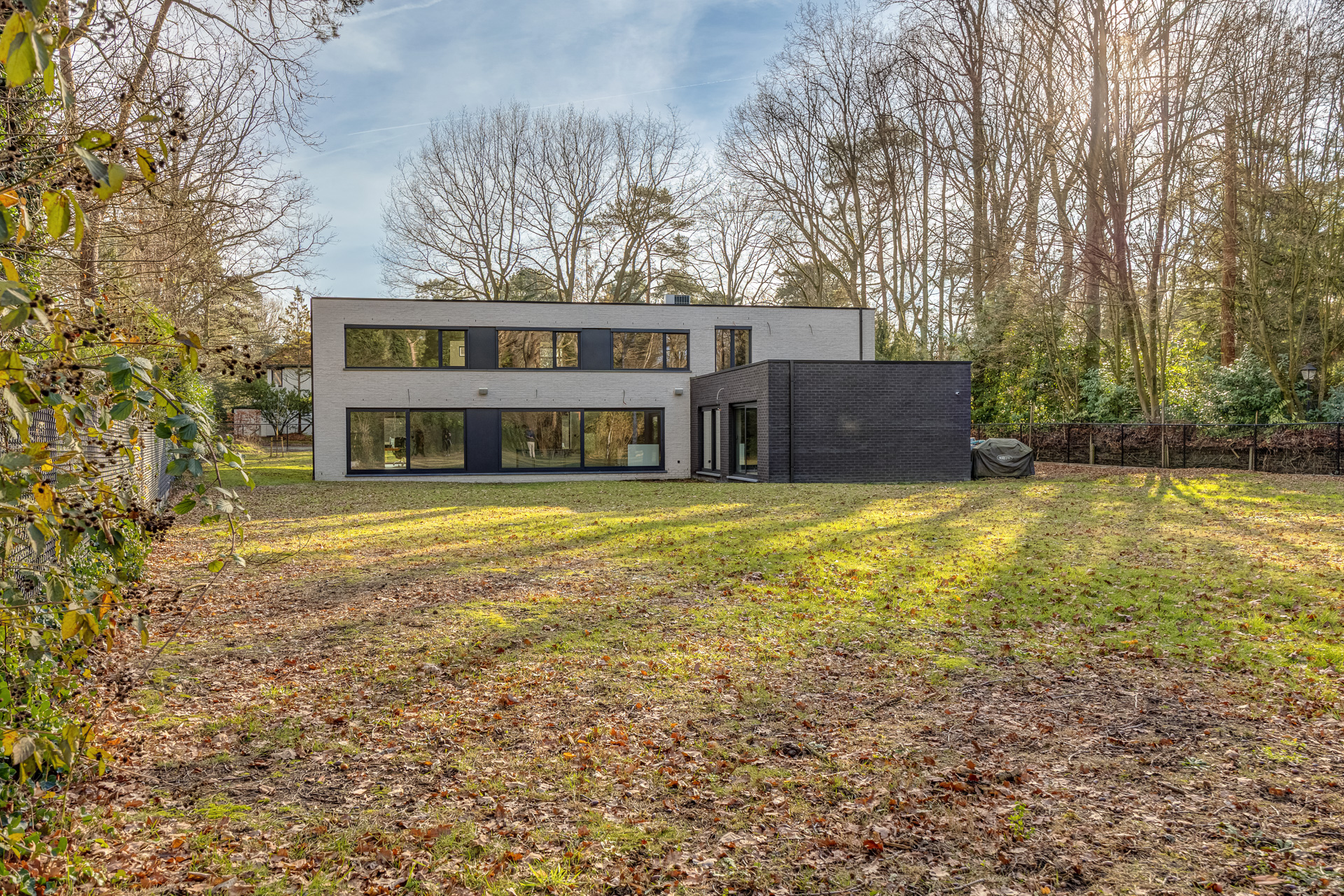 Super modern villa for sale – to be finished to your taste