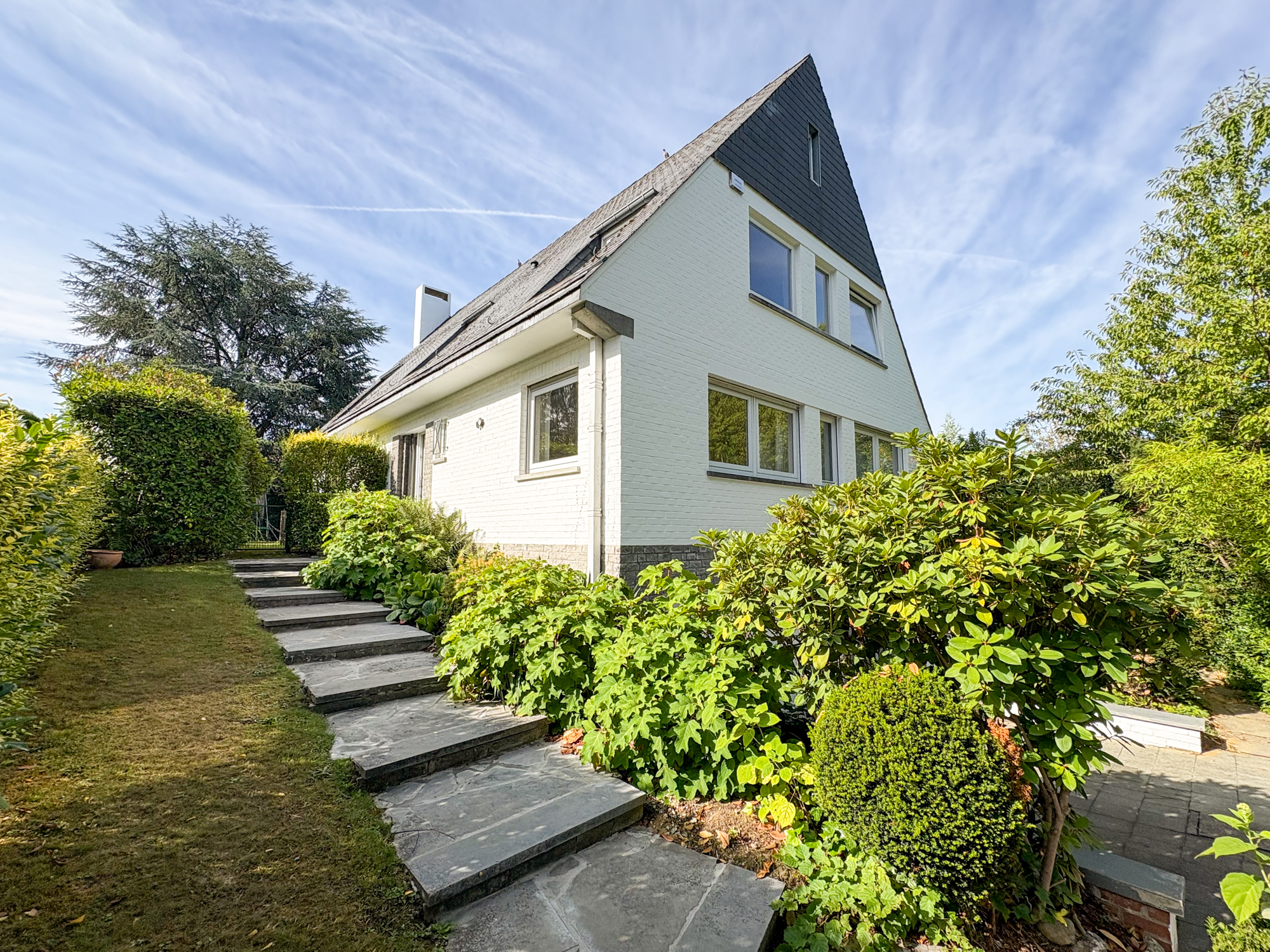 Ruime, gemeubelde villa, ideaal voor gezinsleven in het hart van St. John's