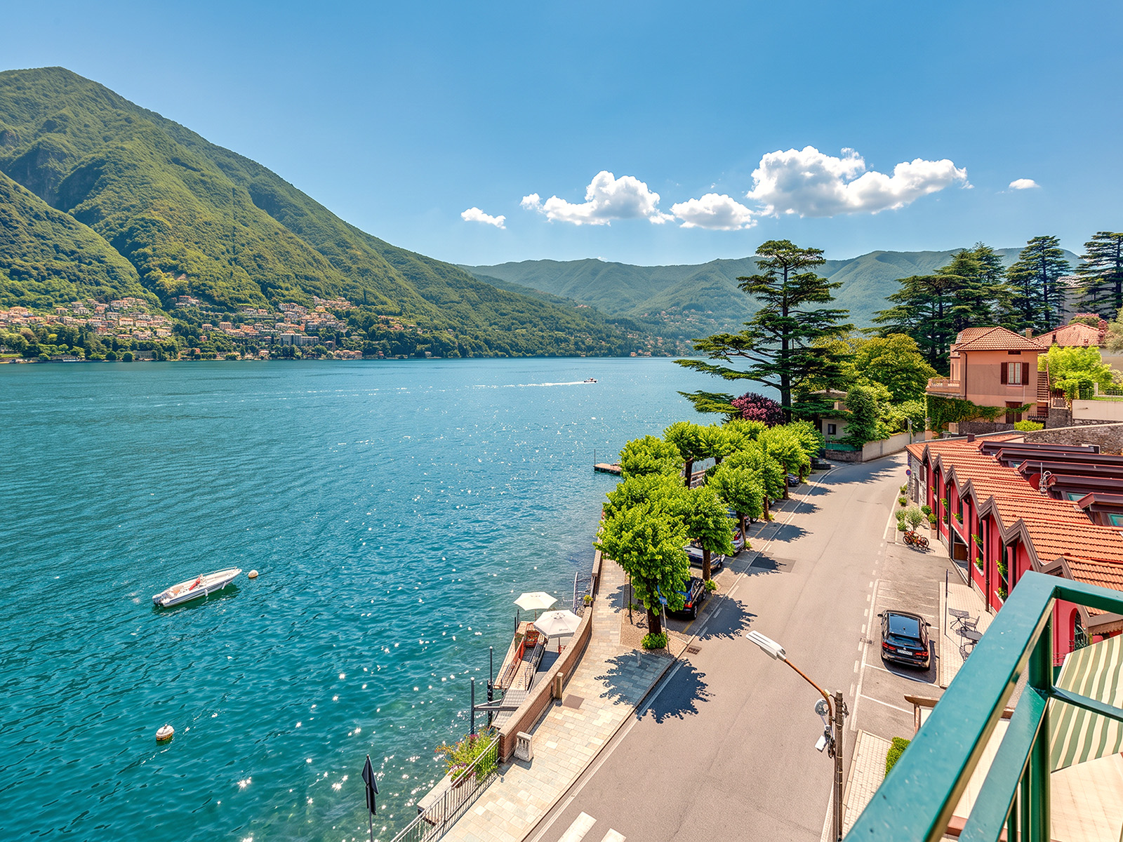 Apartment with lake views