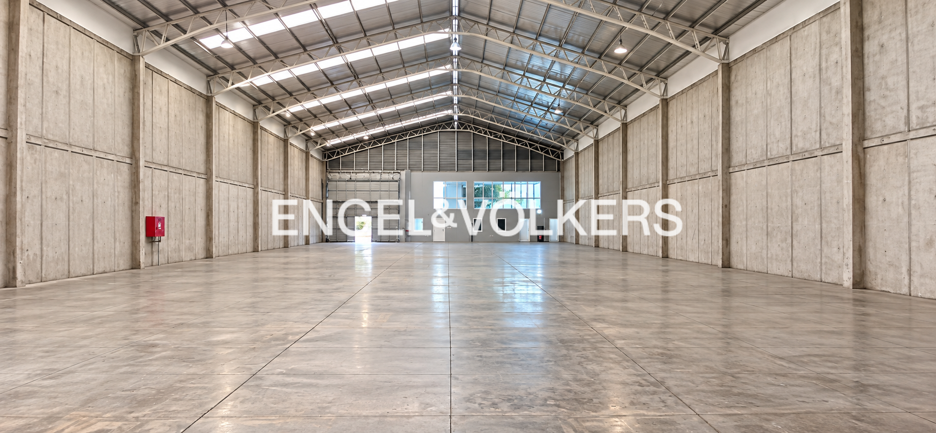 Bodega más Oficina en Condominio 1.050 m2 / Seg 24/7