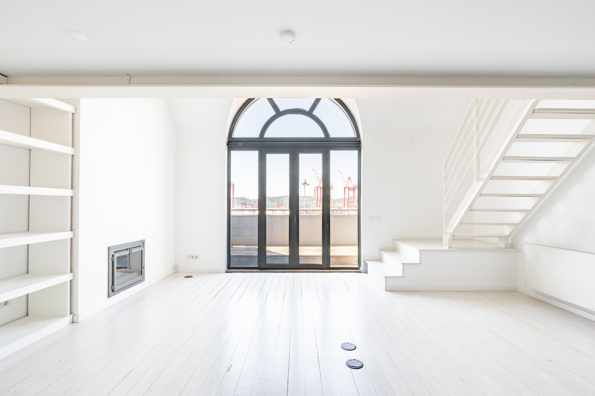 Modern, bright loft