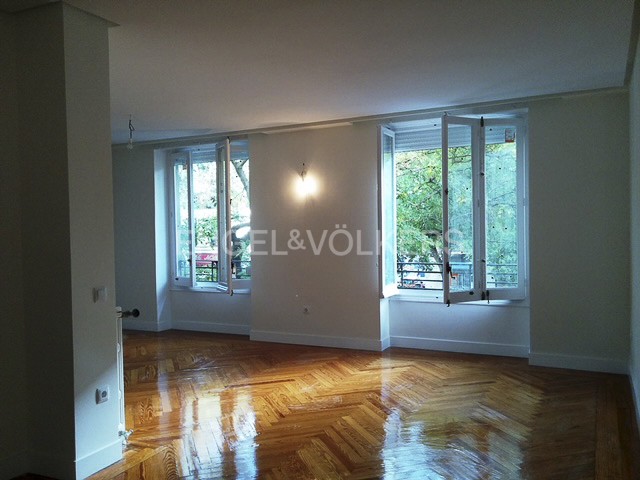 Luminous apartment on San Bernardo Street