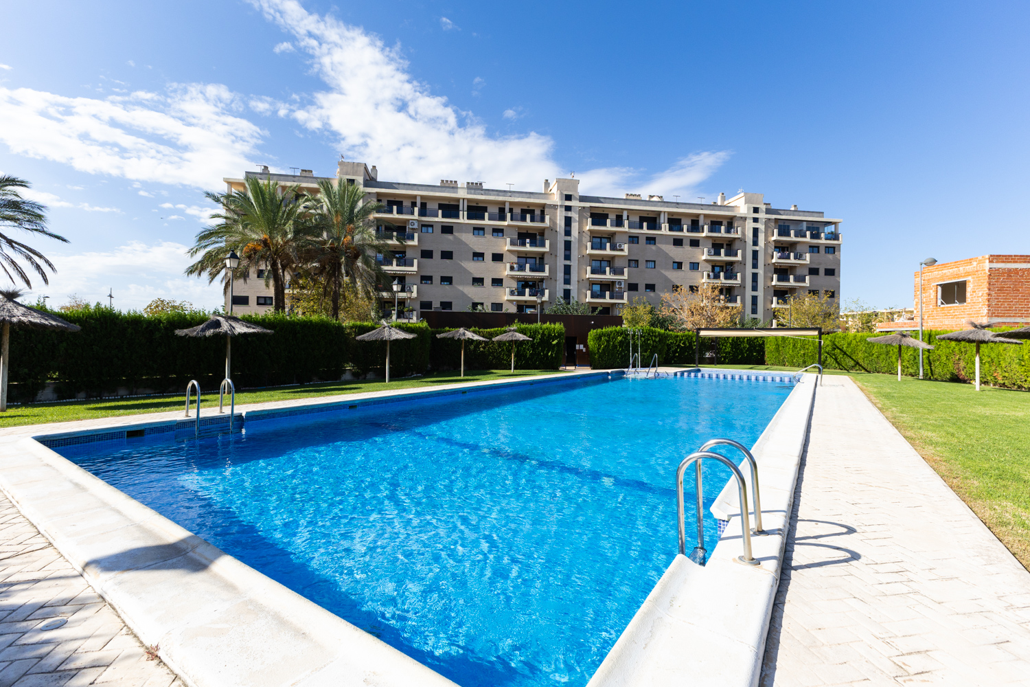 Furnished 1-Bedroom Apartment with Balcony, Parking, Storage Room and Pool in El Puig de Santa María
