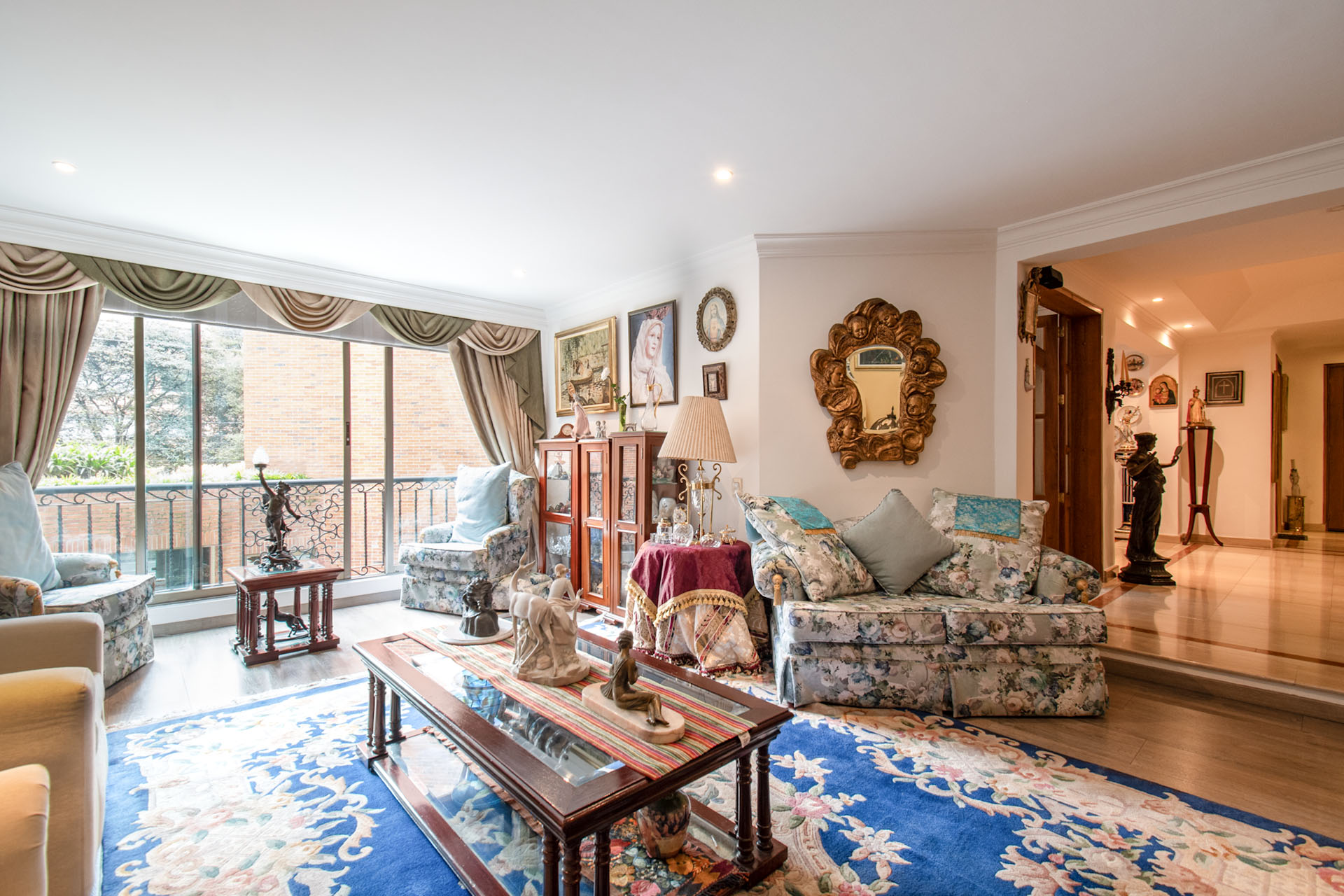Amplio apartamento para venta en La Carolina