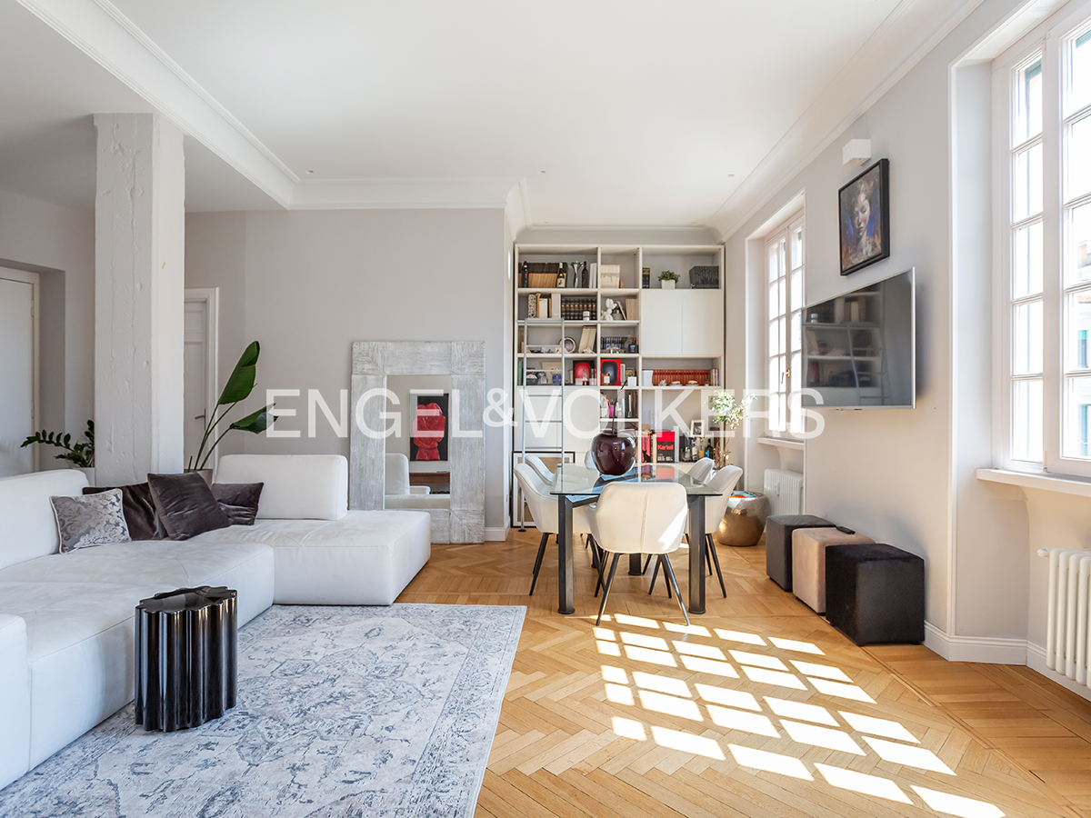 Timeless elegance and modern comfort in a prestigious historic building