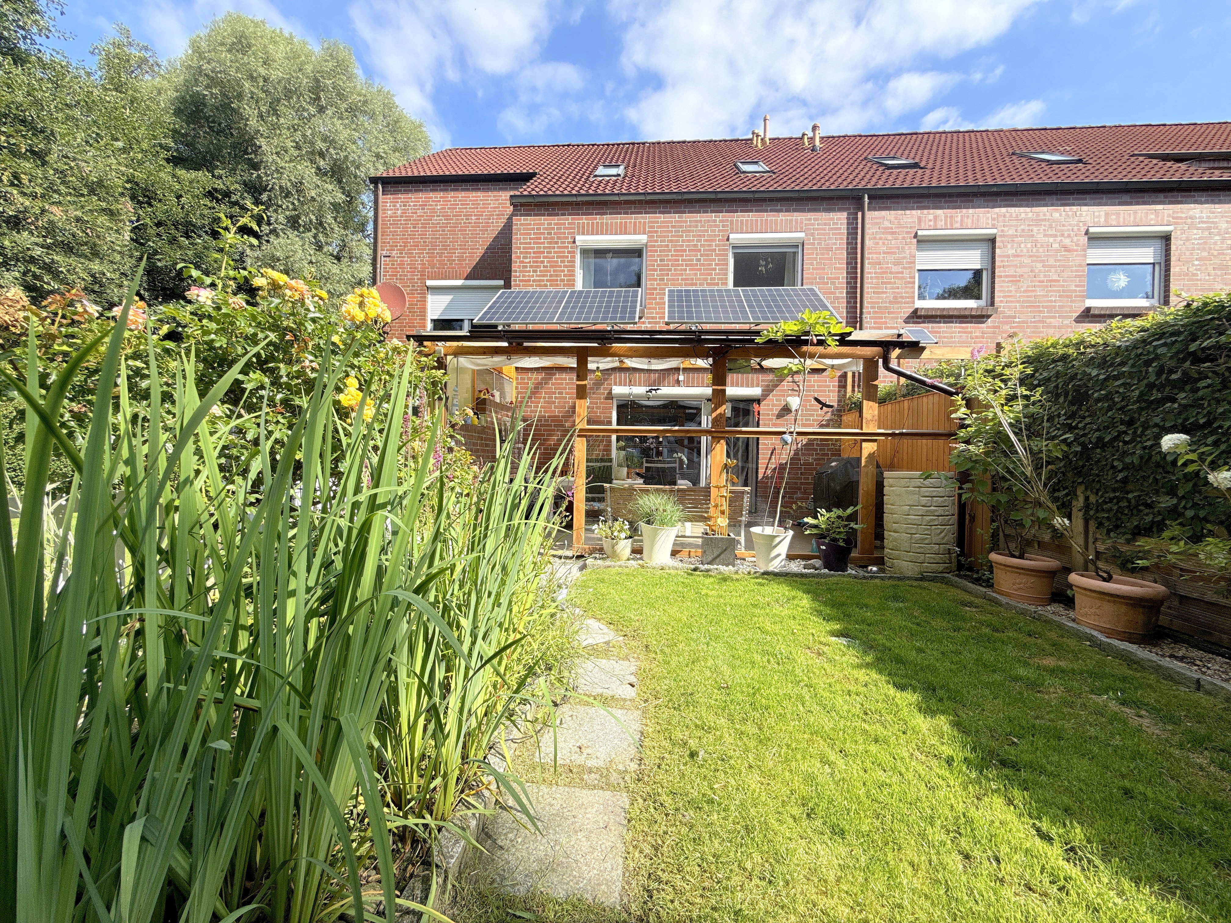 Einziehen und Wohlfühlen: Sehr gepflegtes Raumwunder mit PV-Anlage und Wallbox